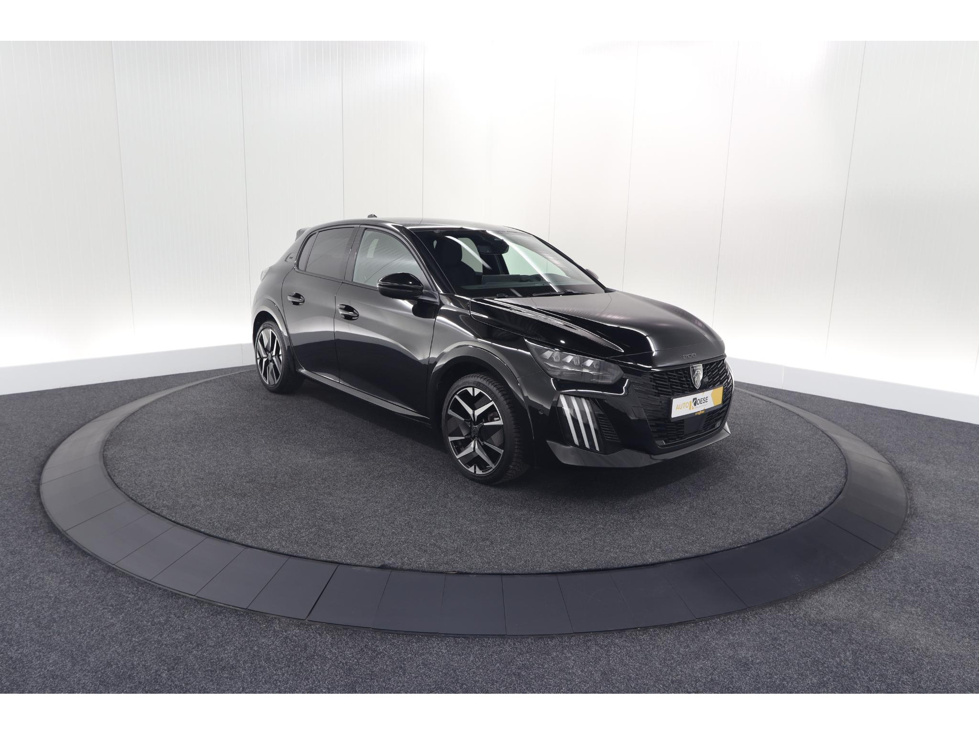 Peugeot 208 Hybrid 136 e-DCS6 GT | 360 Camera | Adaptieve Cruise Control | Dodehoekdetectie | Apple Carplay