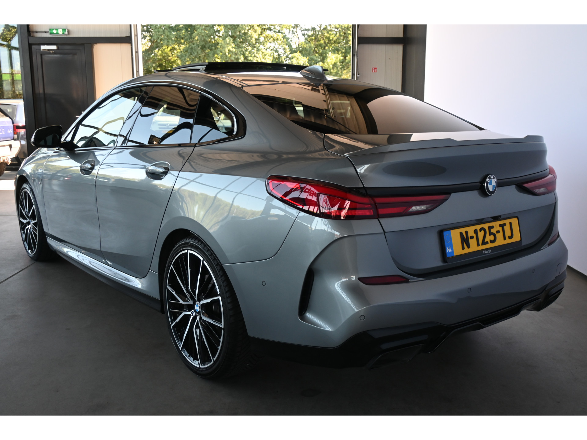 BMW 2-serie Gran Coupé 218i Business Edition M-Pakket Sportstoelen Panoramadak Virtual Dealer Onderhouden! Inruil Mogelijk!