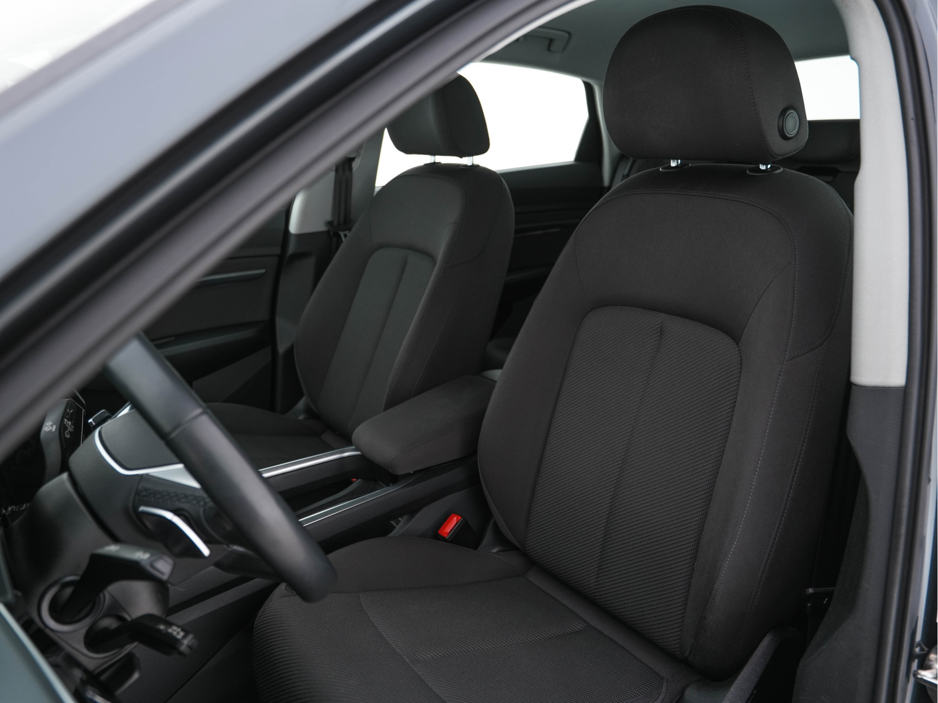 Audi e-tron Sportback 55 Quattro Business edition 95 kWh [ 3-Fase ] {SOH-100%} (INCL-BTW) *DIGI-COCKPIT | FULL-LED | MEMORY-PACK | DAB | KEYLESS | NAVI-FULLMAP | SHIFT-PADDLES | AUDI-SOUND | COMFORT-SEATS | 20''ALU*