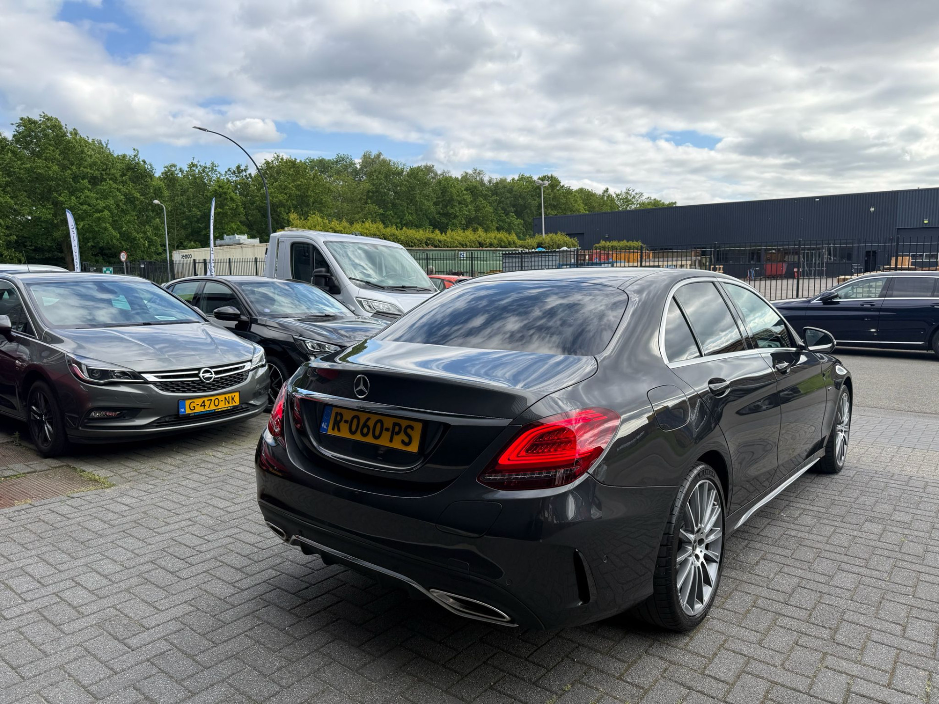 Mercedes-Benz C-klasse 300 e Advantage Pack | 3/6/12MND GARANTIE | AUTOMAAT | CRUISE | LED | LEDER | 360 CAMERA | SFEER | CARPLAY | NAVI |