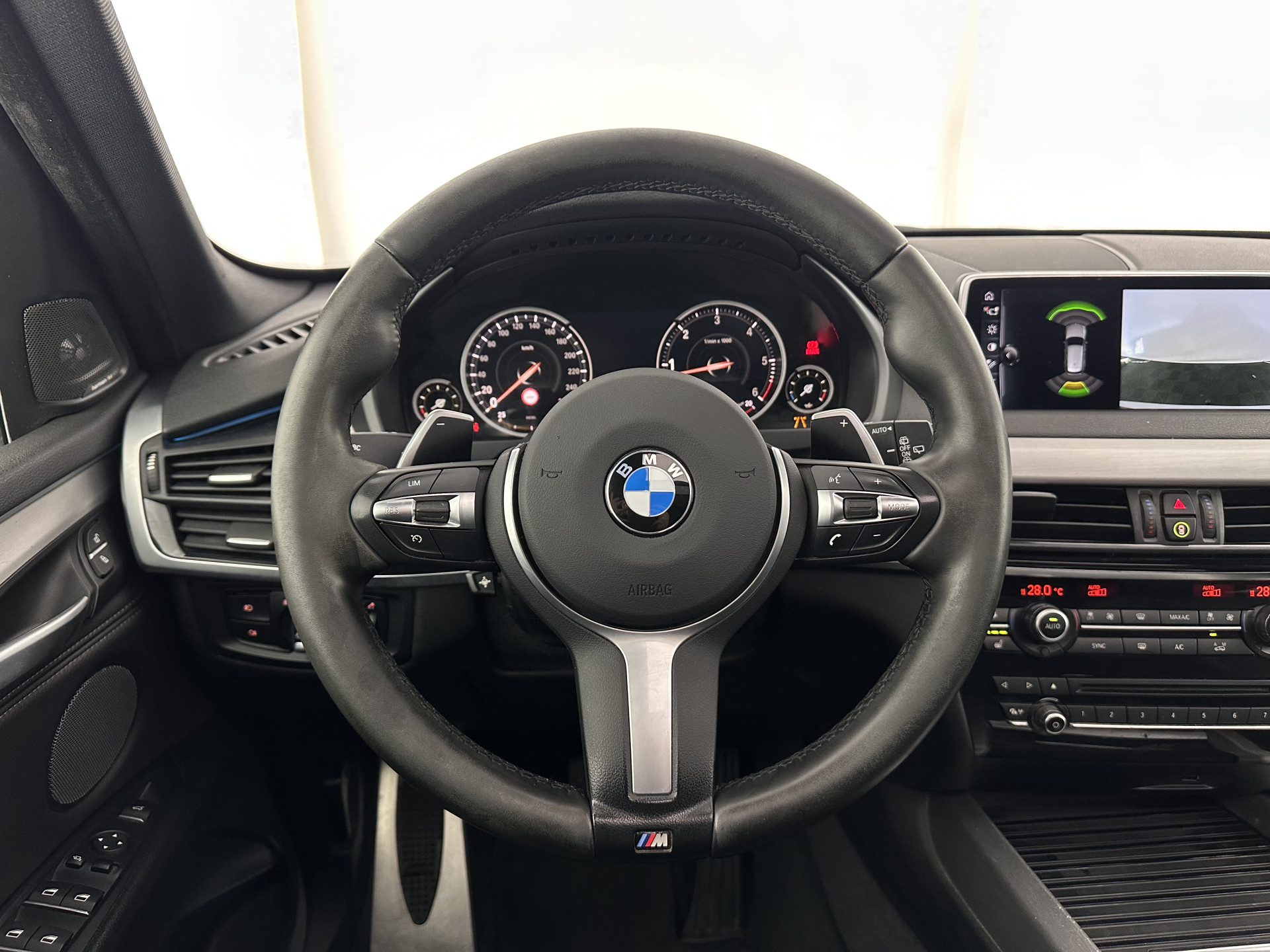 BMW X5 xDrive30d M-Sport High Executive (INCL-BTW) Aut. *PANO | FULL-LED | SOFTCLOSE | LEATHER | TOPVIEW | BLINDSPOT | HARMAN/KARDON | MEMORY-PACK | AMBIENTLIGHT | KEYLESS | DAB+ | HEATED-COMFORTSEATS | TOWBAR | 20"ALU*