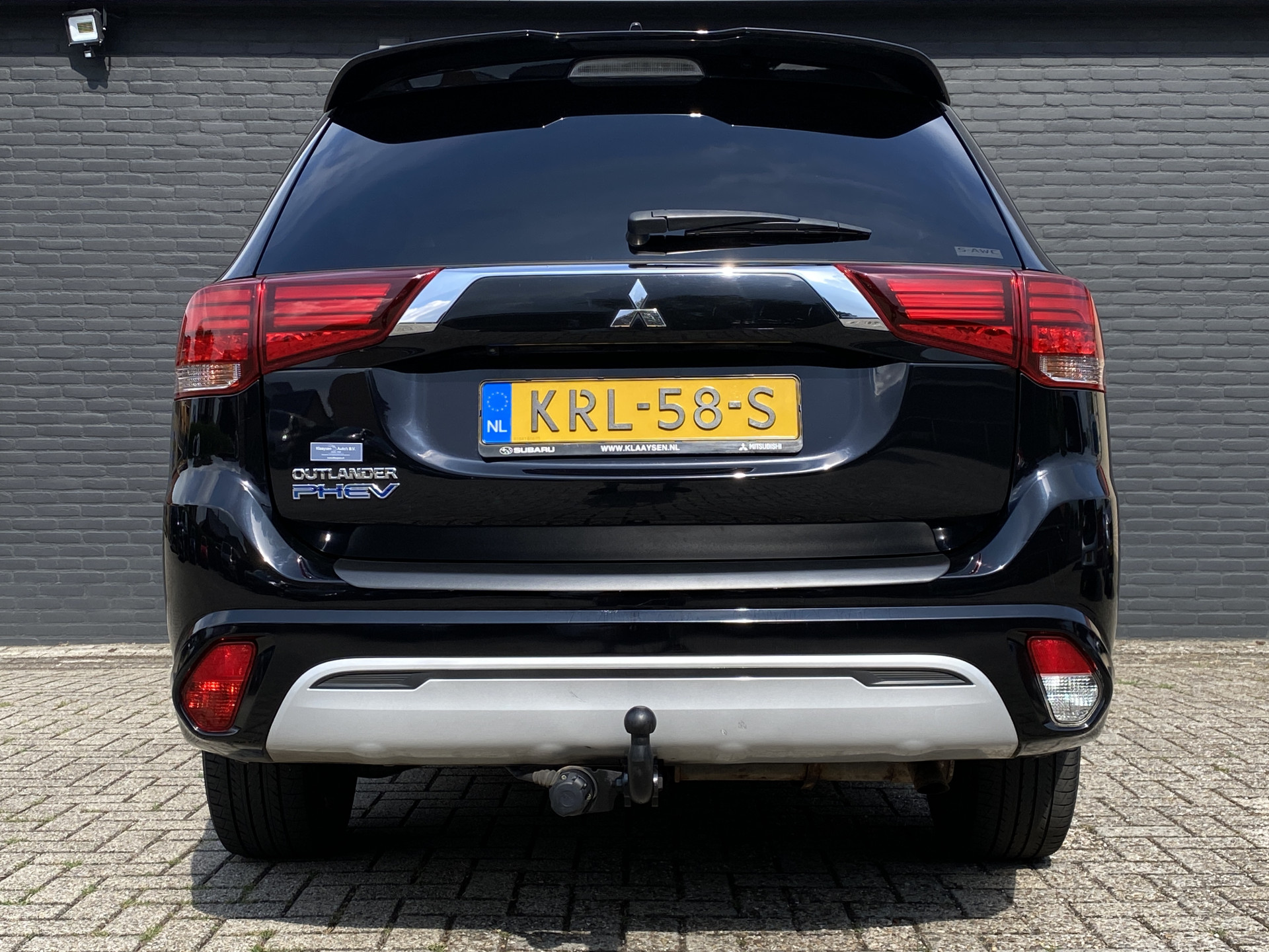 Mitsubishi Outlander 2.4 PHEV Intense+ 4WD 225 pk AUT. | 1e eigenaar | navigatie | trekhaak | elektr. v. stoel | carplay | alcantara