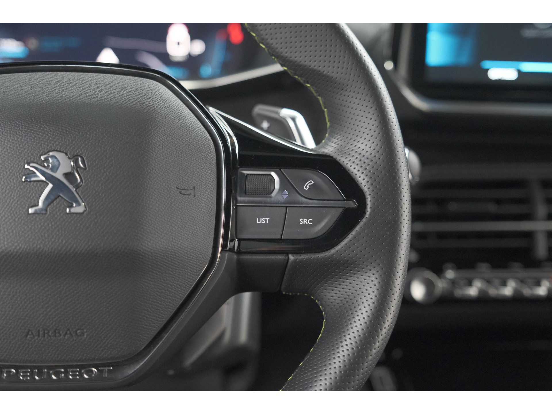 Peugeot 2008 PureTech 130 EAT8 GT | Camera | Dodehoekdetectie | Apple Carplay | Pack Winter