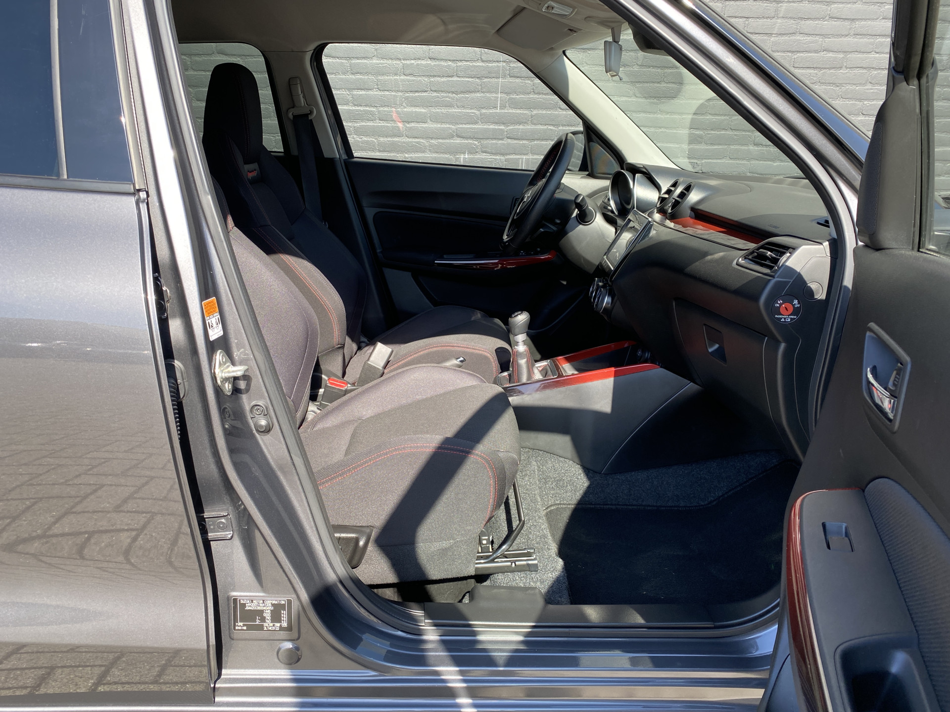 Suzuki Swift 1.4 Sport Smart Hybrid | 1e eigenaar | dealer onderhouden | navigatie | sportstoelen | camera | carplay