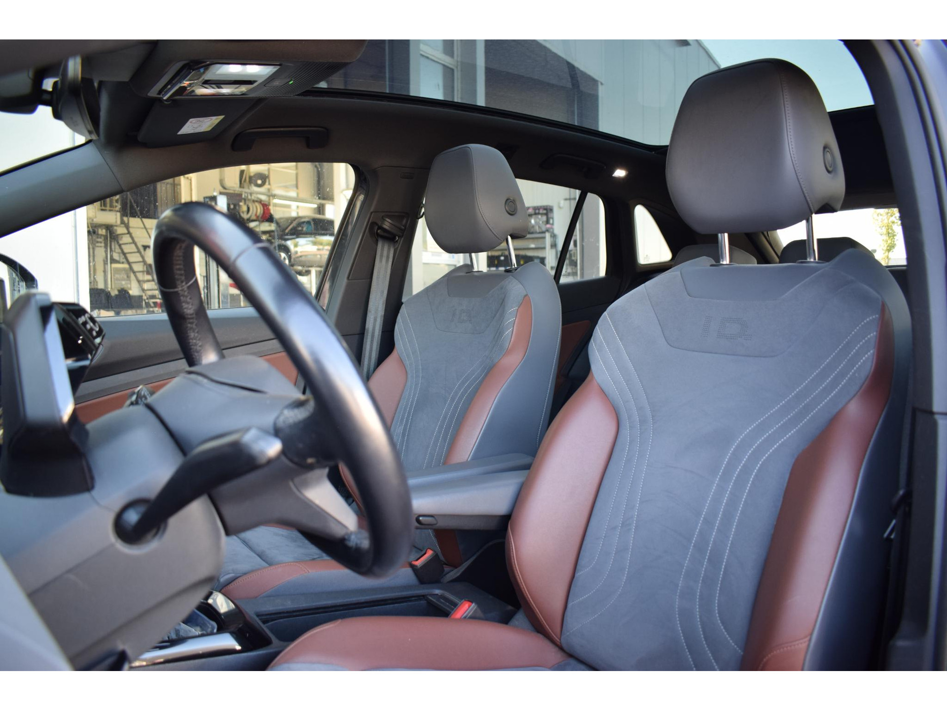 Volkswagen ID.4 First Max 77 kWh | Pano | HUD | 360 Cam. | Stuur- en Stoelverwarming