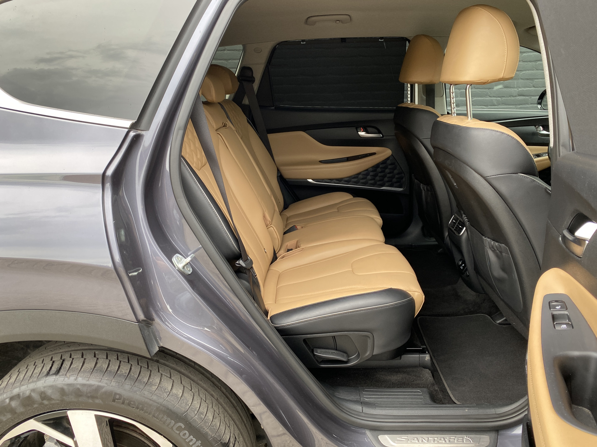 Hyundai Santa Fe 1.6 T-GDI HEV 230 pk Premium AUT. | dealer onderh. | leder inter. | 360 camera | trekhaak | memory | stoel-/stuurvw.