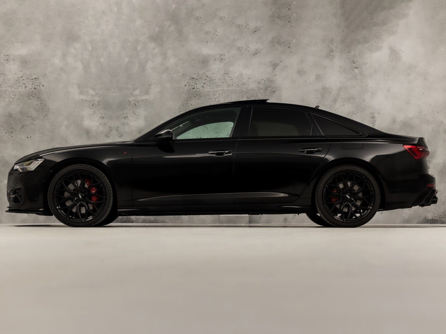 Audi A6 55 TFSI e Quattro S-Line Competition 367Pk Automaat (PANORAMADAK, CARBON PACK, BANG&OLUFSEN, APPLE CARPLAY, CAMERA, MEMORY SEATS, GETINT GLAS, HEAD-UP DISPLAY, ADAPTIVE CRUISE, SFEERVERLICHTING, NIEUWSTAAT)