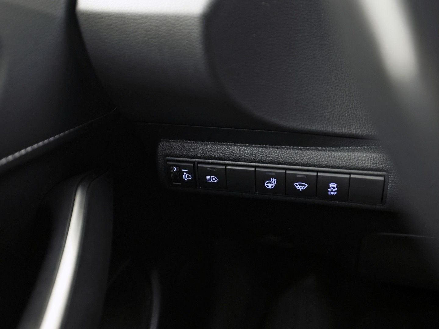 Toyota Corolla 1.8 Hybrid Sport Automaat (VIRTUAL COCKPIT, APPLE CARPLAY, CAMERA, STUUR/STOELVERWARMING, SPORTSTOELEN, ADAPTIVE CRUISE, ZWART HEMEL, NIEUWE APK, NIEUWSTAAT)