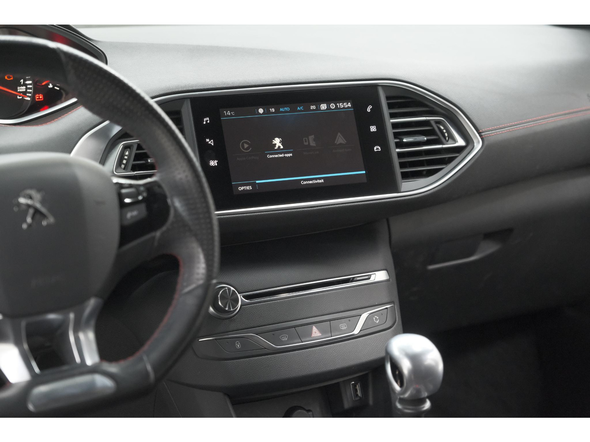 Peugeot 308 SW PureTech 130 GT-line | Trekhaak | Panoramadak | Camera | Alcantara Bekleding | Dodehoekdetectie