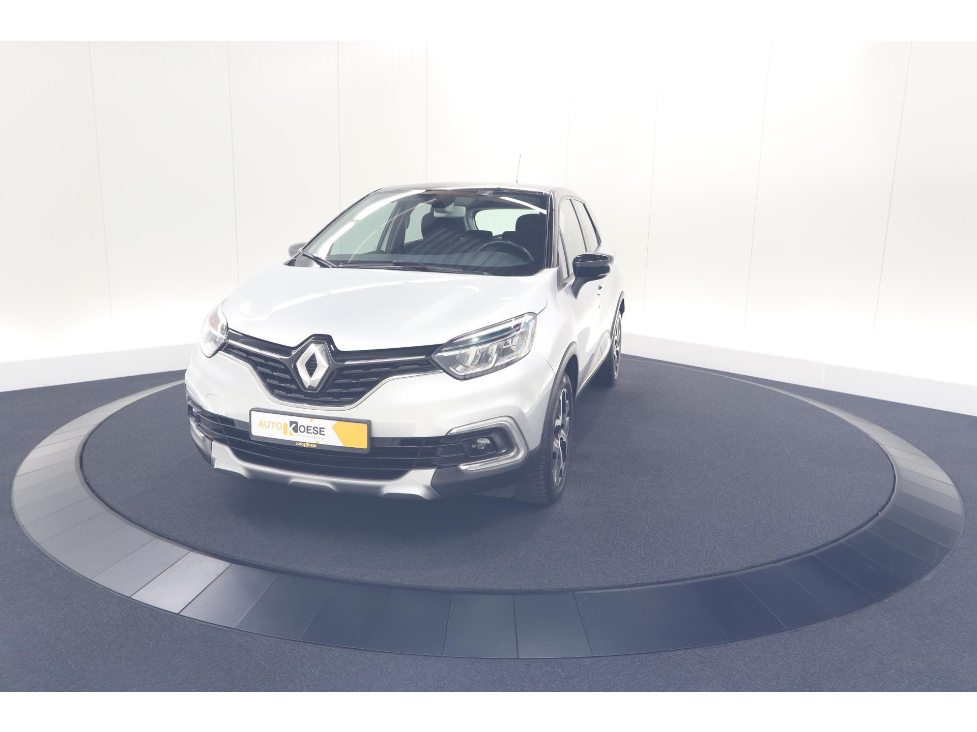 Renault Captur TCe 90 Intens | Trekhaak | AllSeason banden | Navigatie | Parkeersensoren