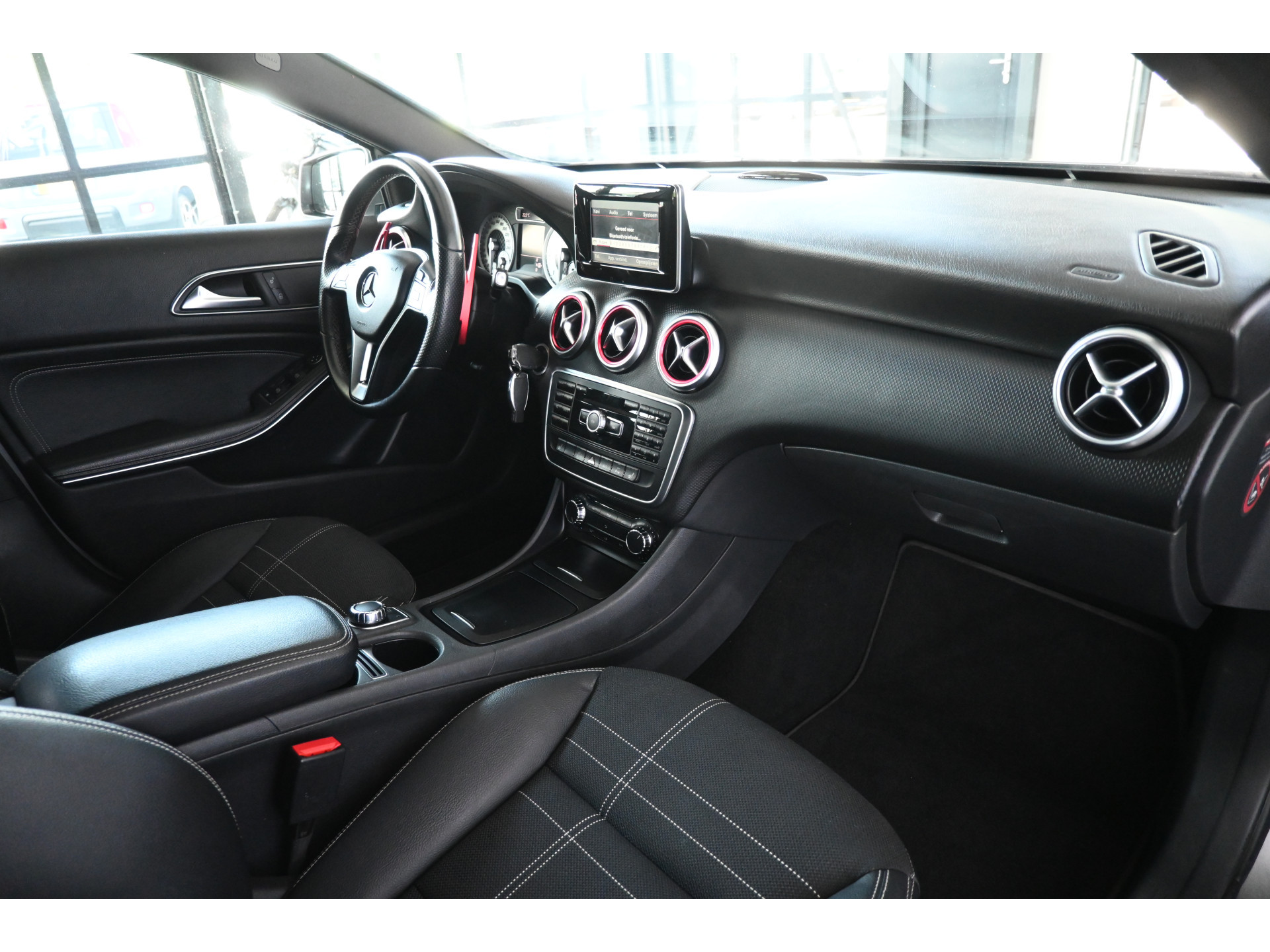 Mercedes-Benz A-klasse 180 CDI AMG Automaat Airco Navigatie Stoelverwarming Rijklaarprijs Inruil Mogelijk!