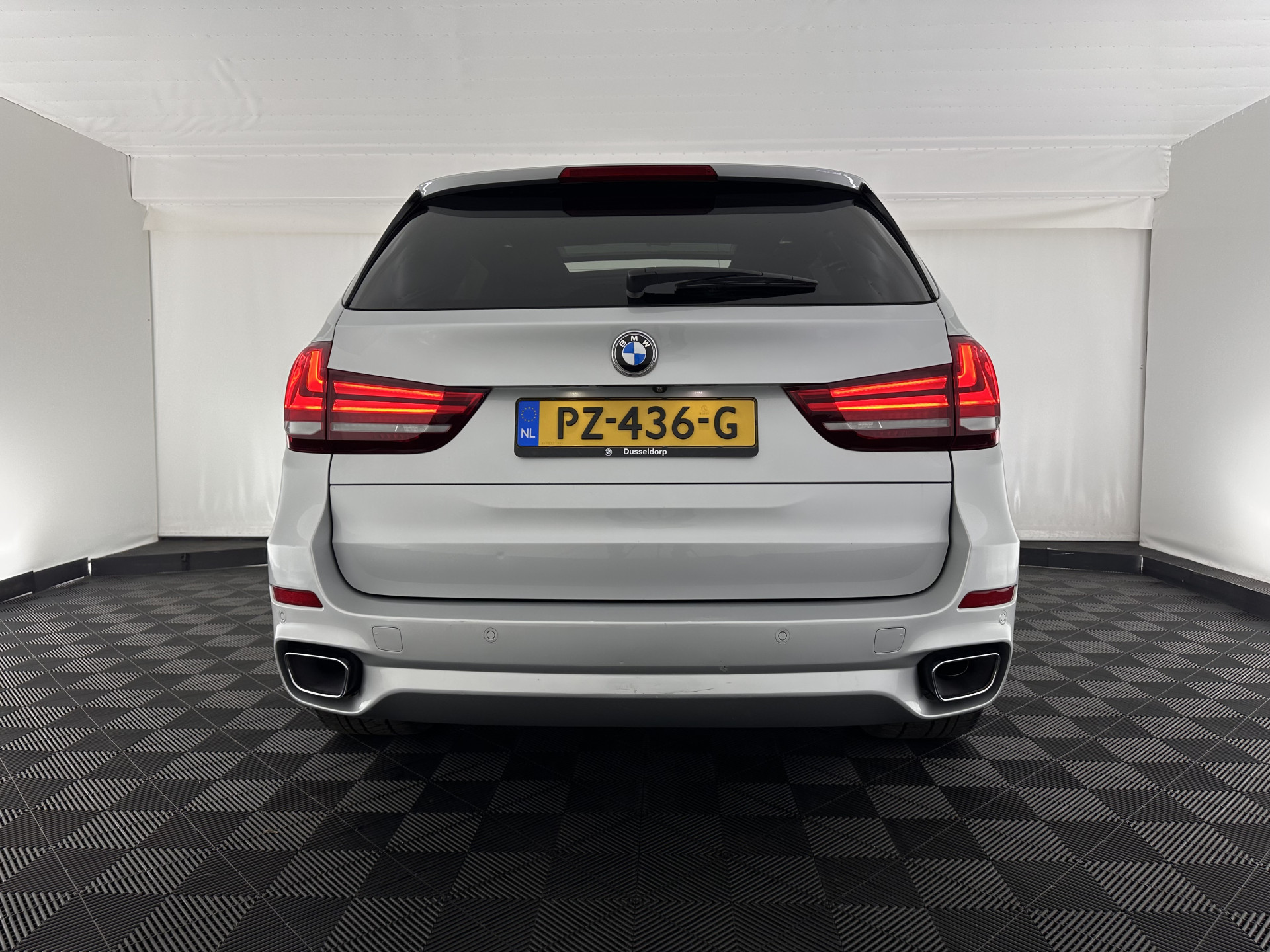 BMW X5 xDrive30d M-Sport High Executive (INCL-BTW) Aut. *PANO | FULL-LED | SOFTCLOSE | LEATHER | TOPVIEW | BLINDSPOT | HARMAN/KARDON | MEMORY-PACK | AMBIENTLIGHT | KEYLESS | DAB+ | HEATED-COMFORTSEATS | TOWBAR | 20"ALU*
