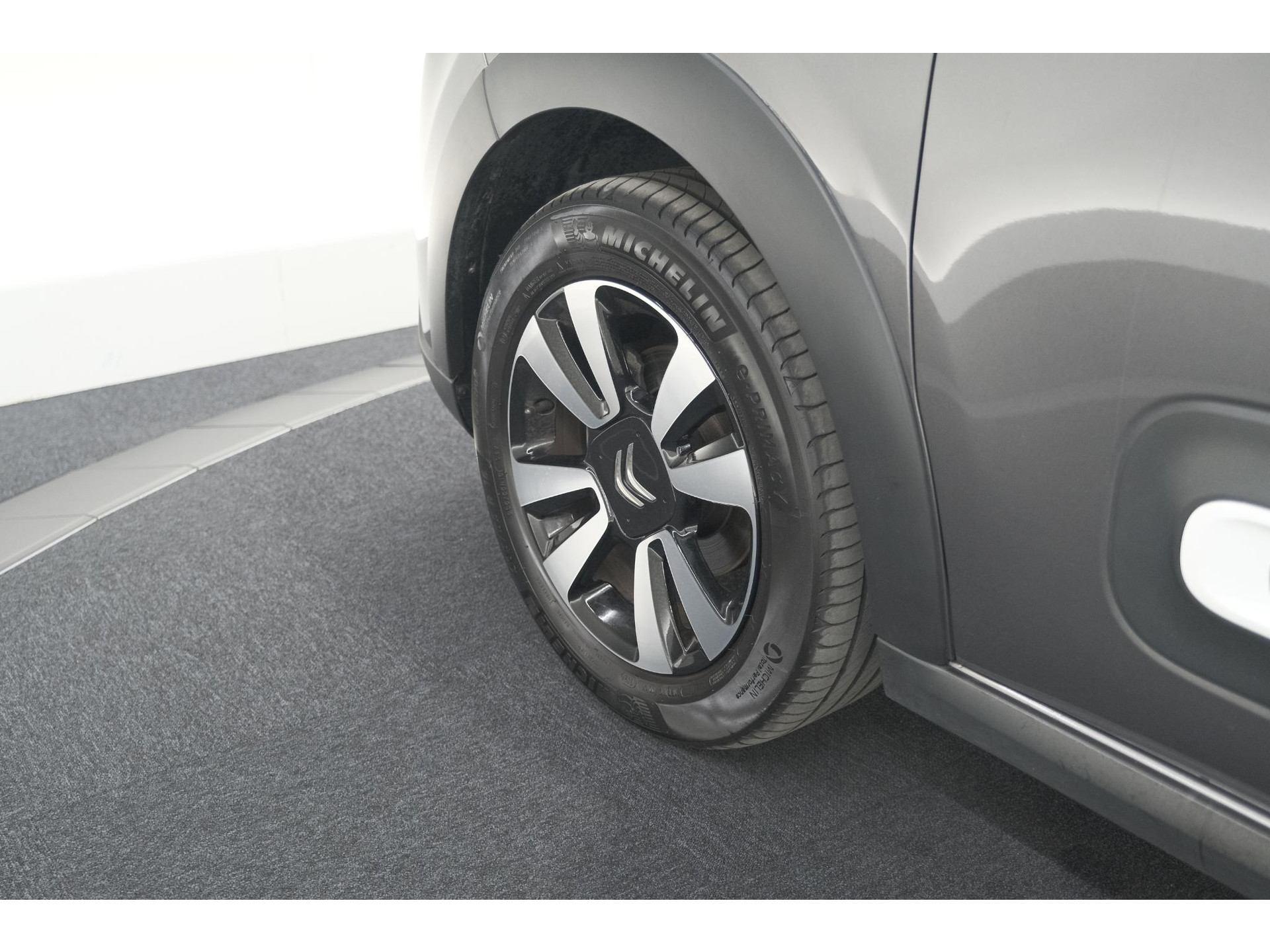 Citroen C3 PureTech 110 EAT6 C-Series | Apple Carplay | Parkeersensoren | Climate Control