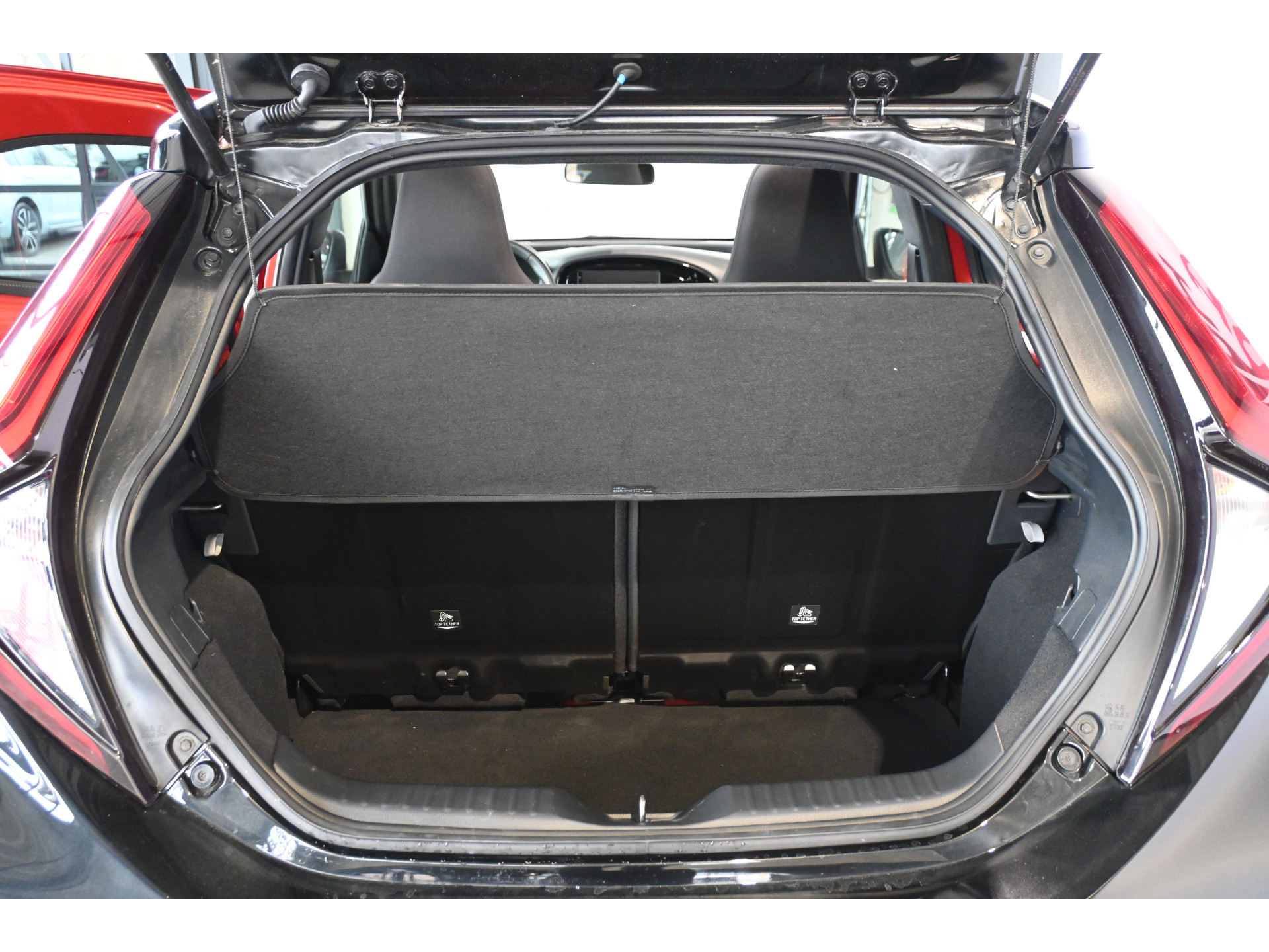 Toyota Aygo X 1.0 VVT-i MT Play Clima Carplay Panoramadak Camera LED Rijklaarprijs Inruil Mogelijk!