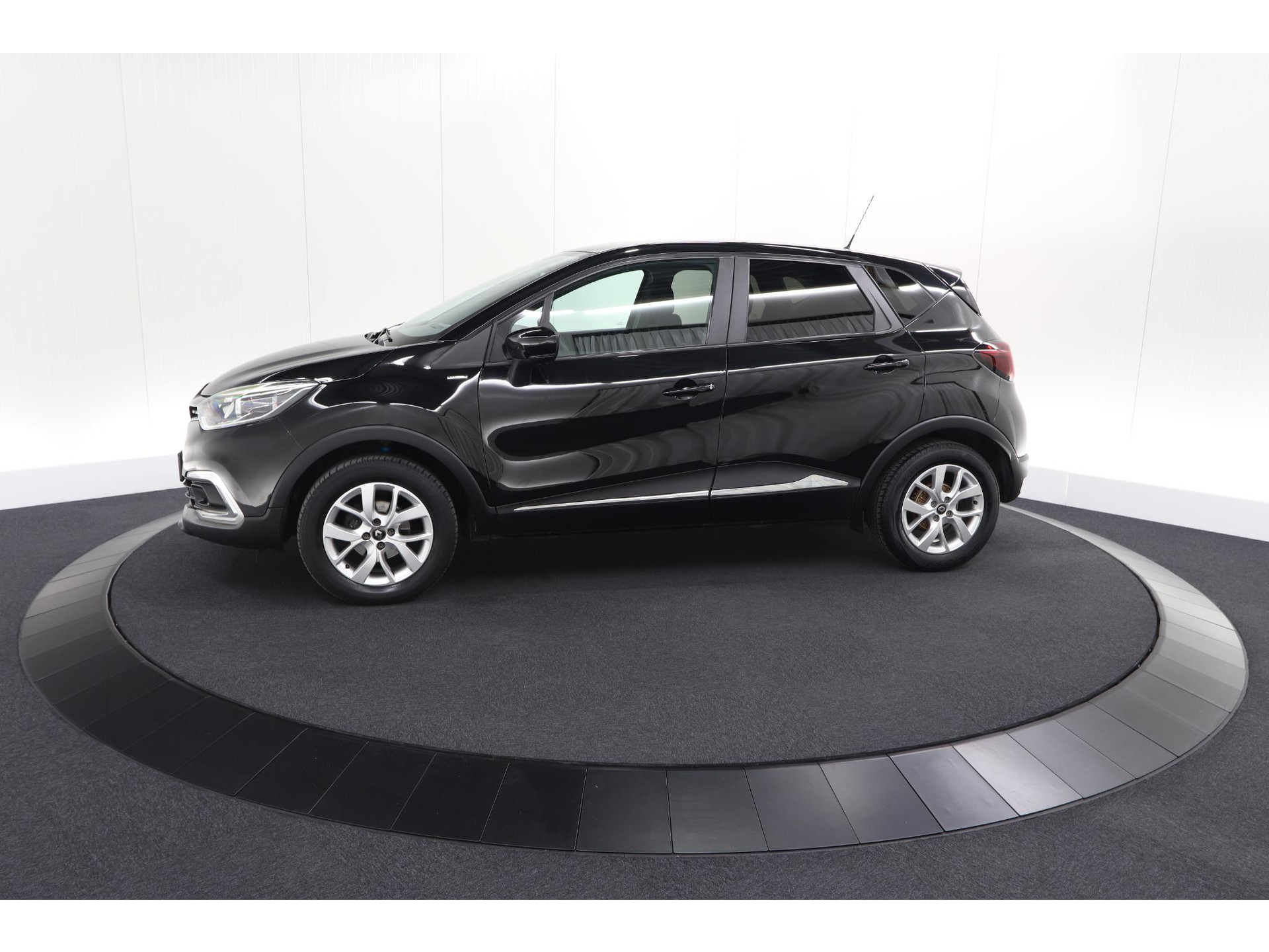 Renault Captur TCe 90 Limited | Trekhaak | Navigatie | Parkeersensoren