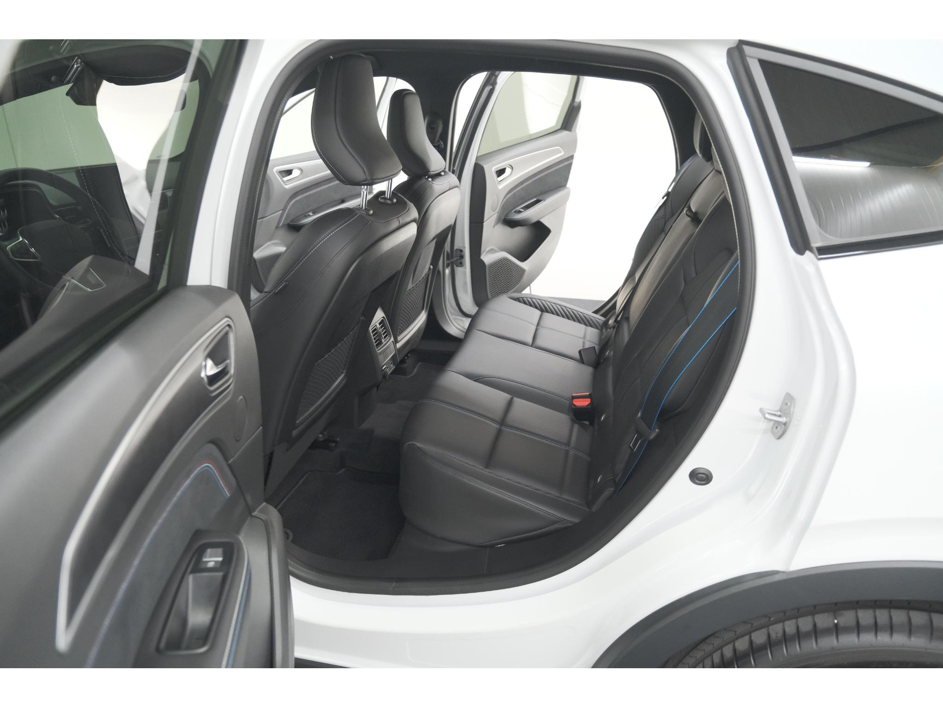 Renault Arkana 1.6 E-Tech hybrid 145 Esprit Alpine | 360 Camera | Adaptieve Cruise Control | Pack Winter | Dodehoekdetectie