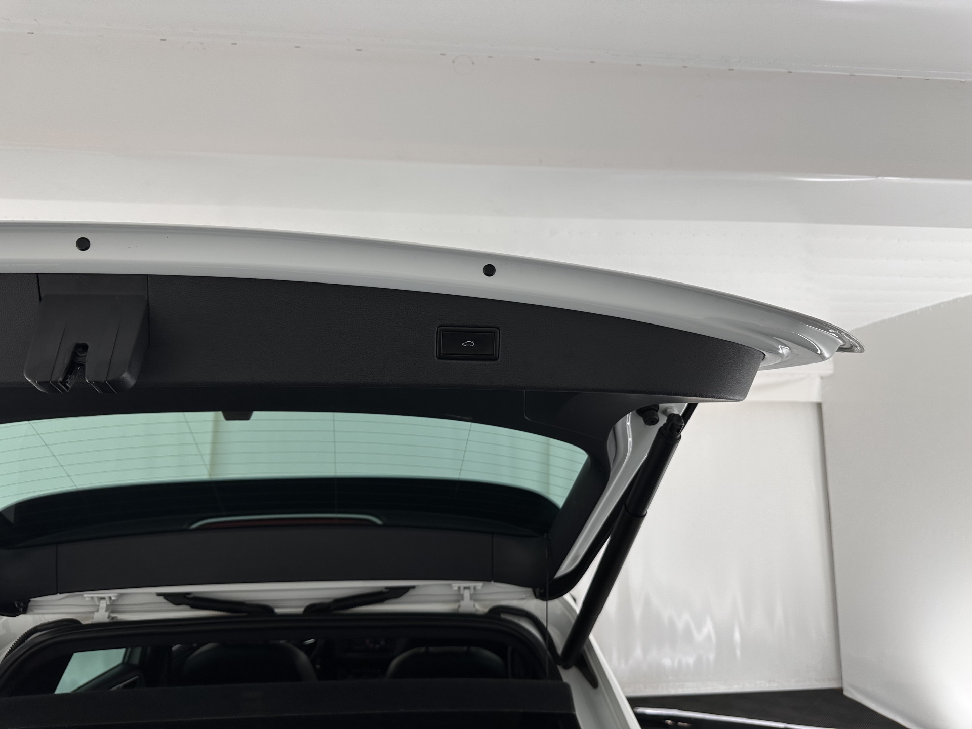 Volkswagen Tiguan 2.0 TSI 4Motion R-Line Highline Aut. *ADAPTIVE-CRUISE | LEATHER-MICROFIBRE | FULL-LED | NAVI-FULLMAP | HEATED-SPORTSEATS | CAMERA | SHIFTPADDLES | PRIVACYGLASS | CARPLAY | ECC | PDC | 20''ALU*