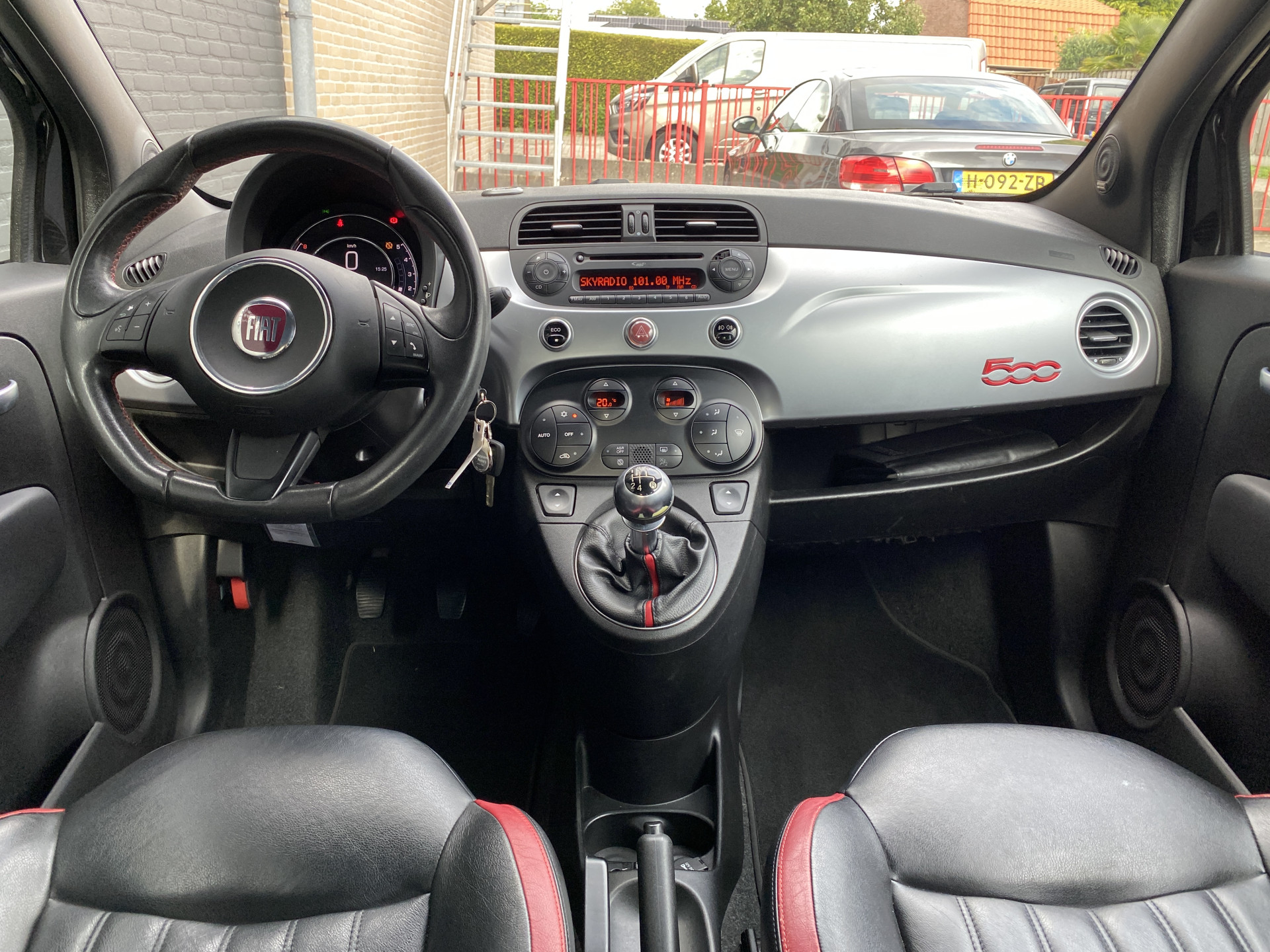 Fiat 500 C 0.9 TwinAir Turbo 500S Sport | leder interieur | climate control | parkeersensoren | all season banden | NL auto