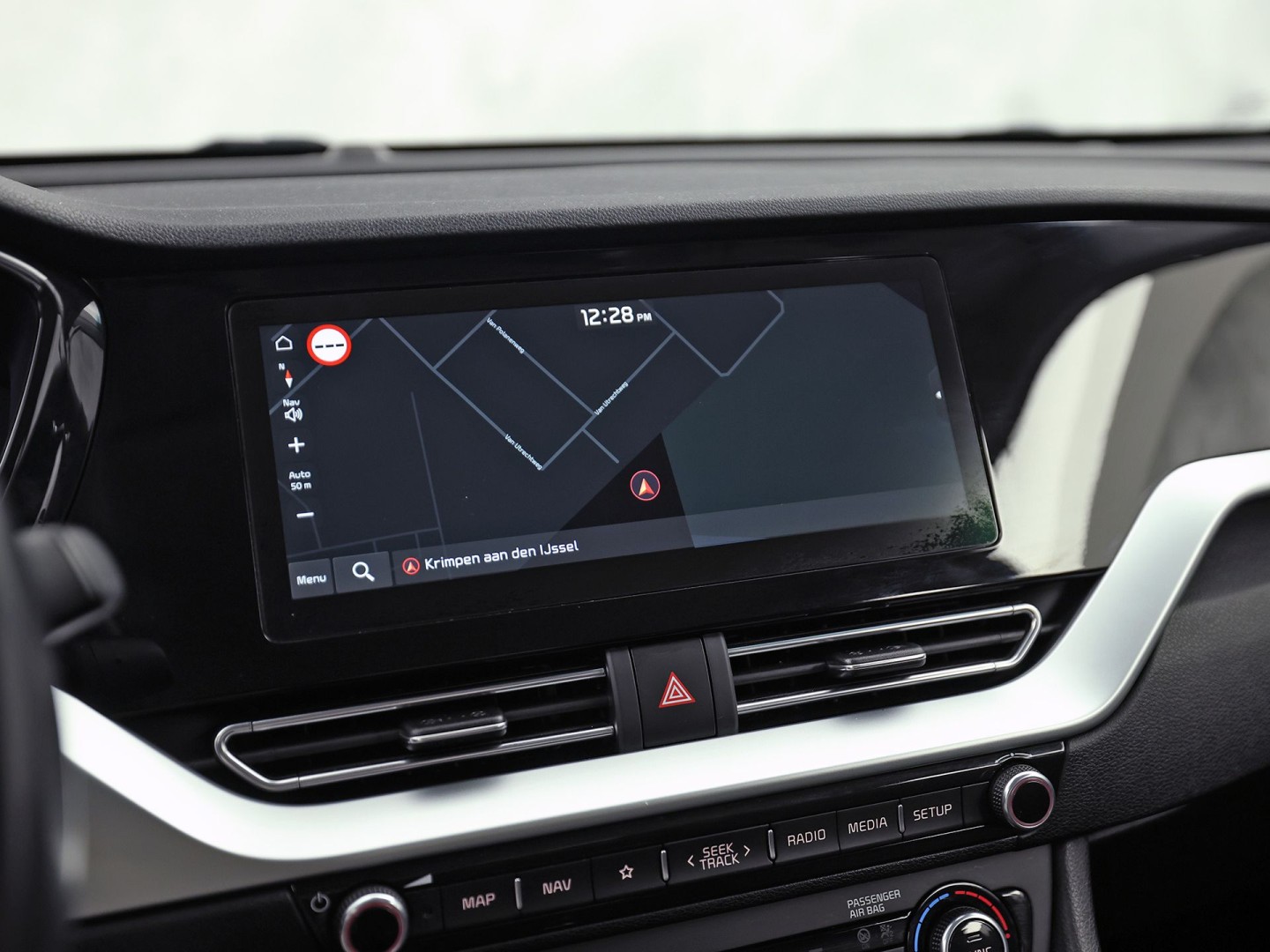 Kia Niro 1.6 GDi Hybrid DynamicLine 141Pk Automaat (APPLE CARPLAY, GROOT NAVI, CAMERA, TREKHAAK, SPORTSTOELEN, ADAPTIVE CRUISE, LANE ASSIST, NIEUWE APK, NIEUWSTAAT)