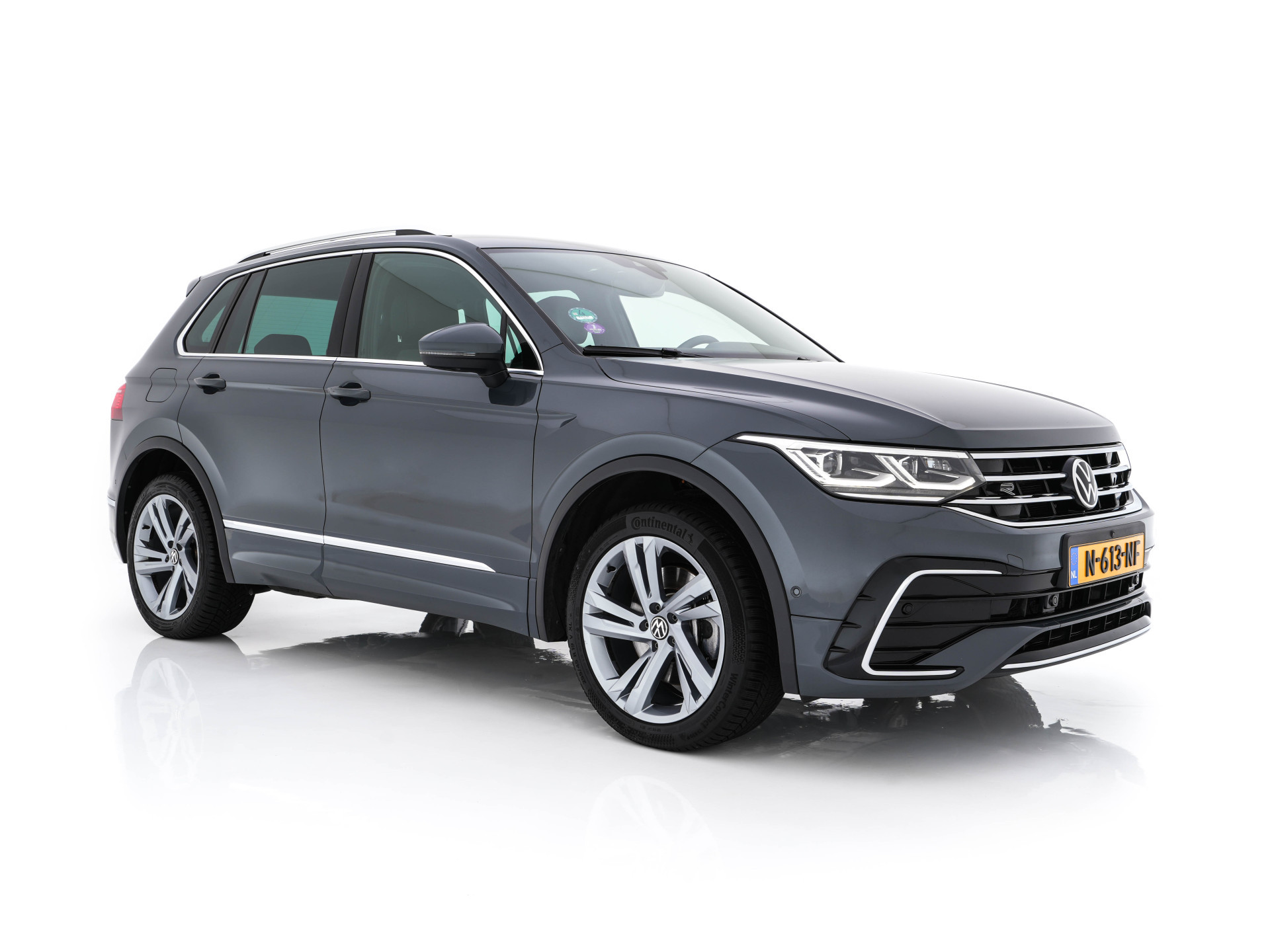 Volkswagen Tiguan 1.4 TSI R-Line Business+ (Plug-in) (INCL-BTW) Aut. *PANO | FULL-LED | ADAPTIVE-CRUISE | DIGI-COCKPIT | HEATED-COMFORTSEATS | NAV-FULLMAP | DAB+ | TOWBAR | PRIVACY-GLASS | ECC | PDC | 19''ALU
