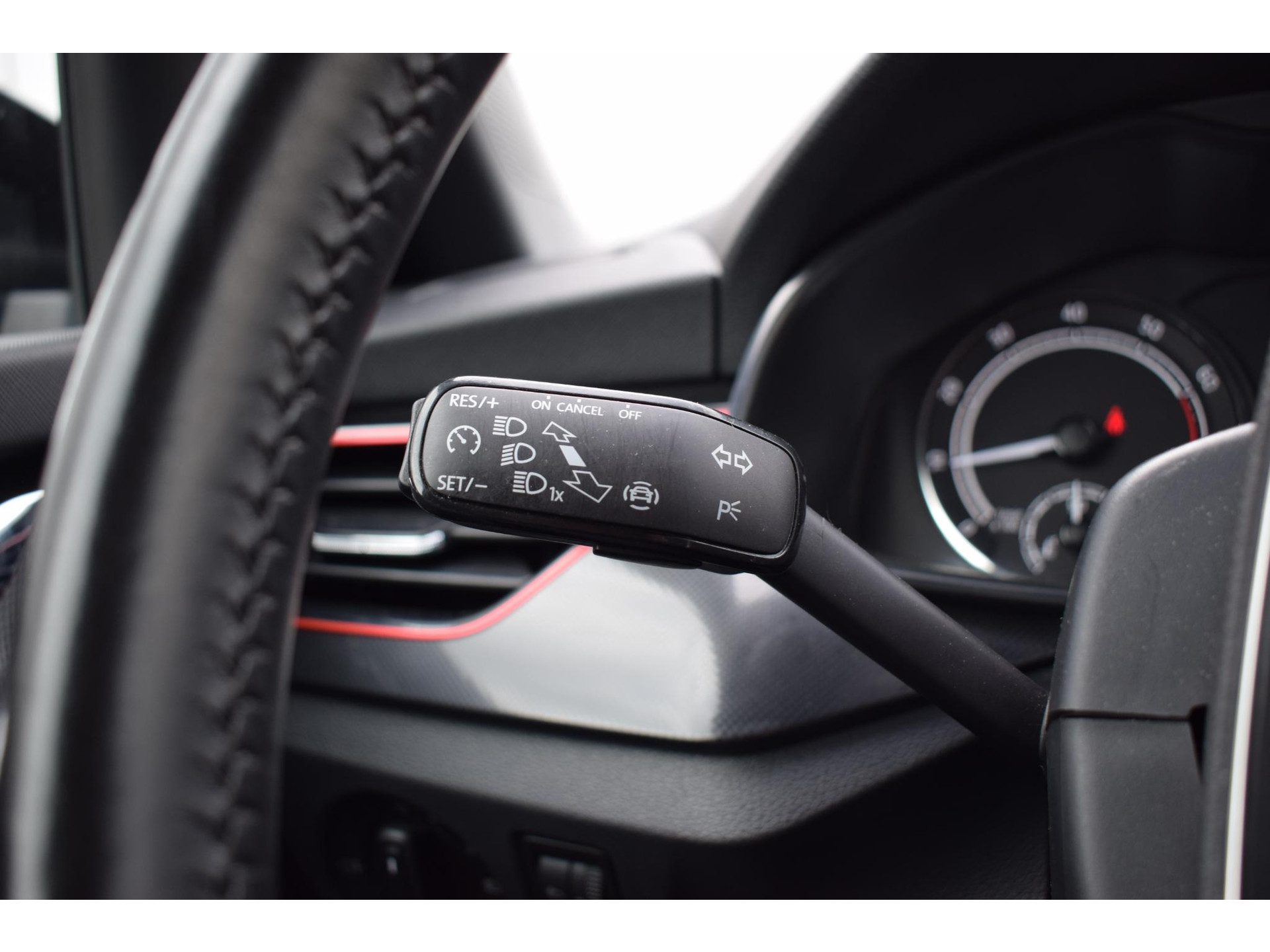 Skoda Kamiq 1.0 TSI Sport Business | Sportstoelen | Apple CarPlay | Climate | Cruise
