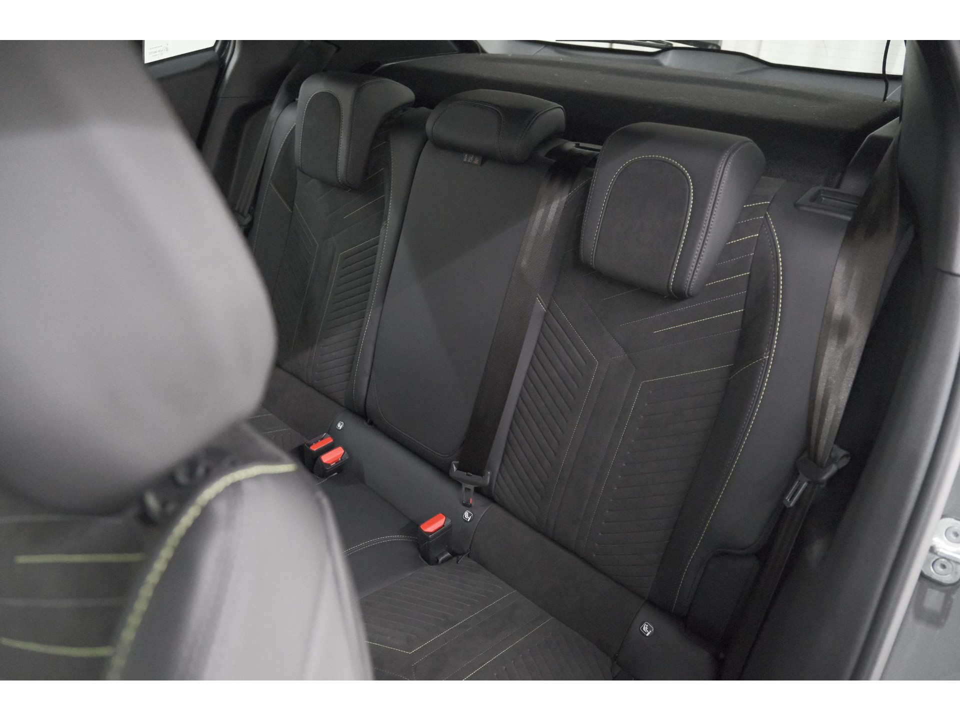 Peugeot 2008 PureTech 130 EAT8 GT | 360 Camera | Adaptieve Cruise Control | Stoelmaasage | Apple Carplay