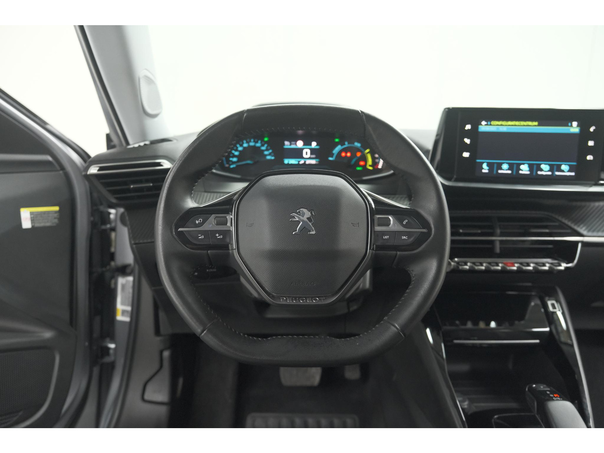 Peugeot e-2008 EV Allure 50 kWh | SOH=96.7 % | 3 Fase Laadfunctie | Camera | Navigatie | Parkeersensoren | Apple Carplay