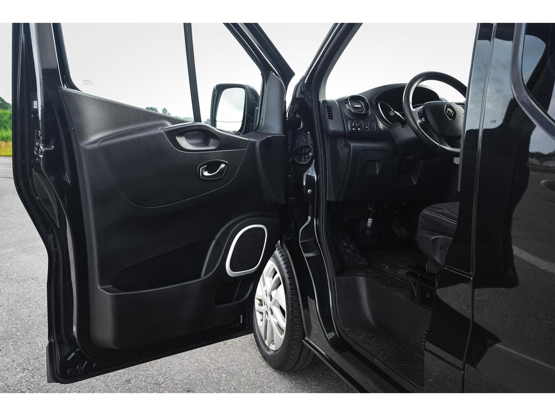 Trafic 2.0 dCi 145 DC Luxe | Automaat | 6-Pers