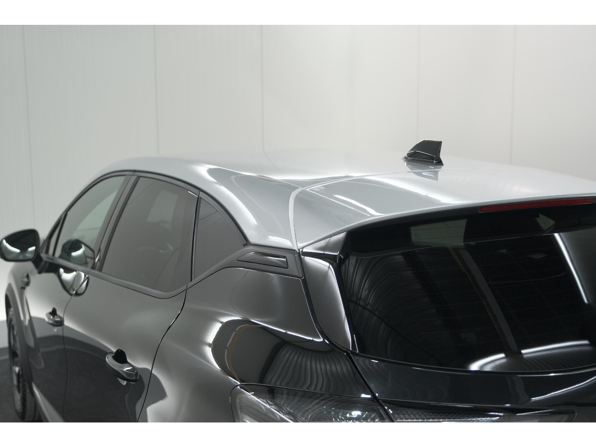 Renault Captur 1.6 E-Tech full hybrid 145 Techno | 360 Camera | Adaptieve Cruise Control | Apple Carplay | 18 Inch Lichtmetalen Velgen