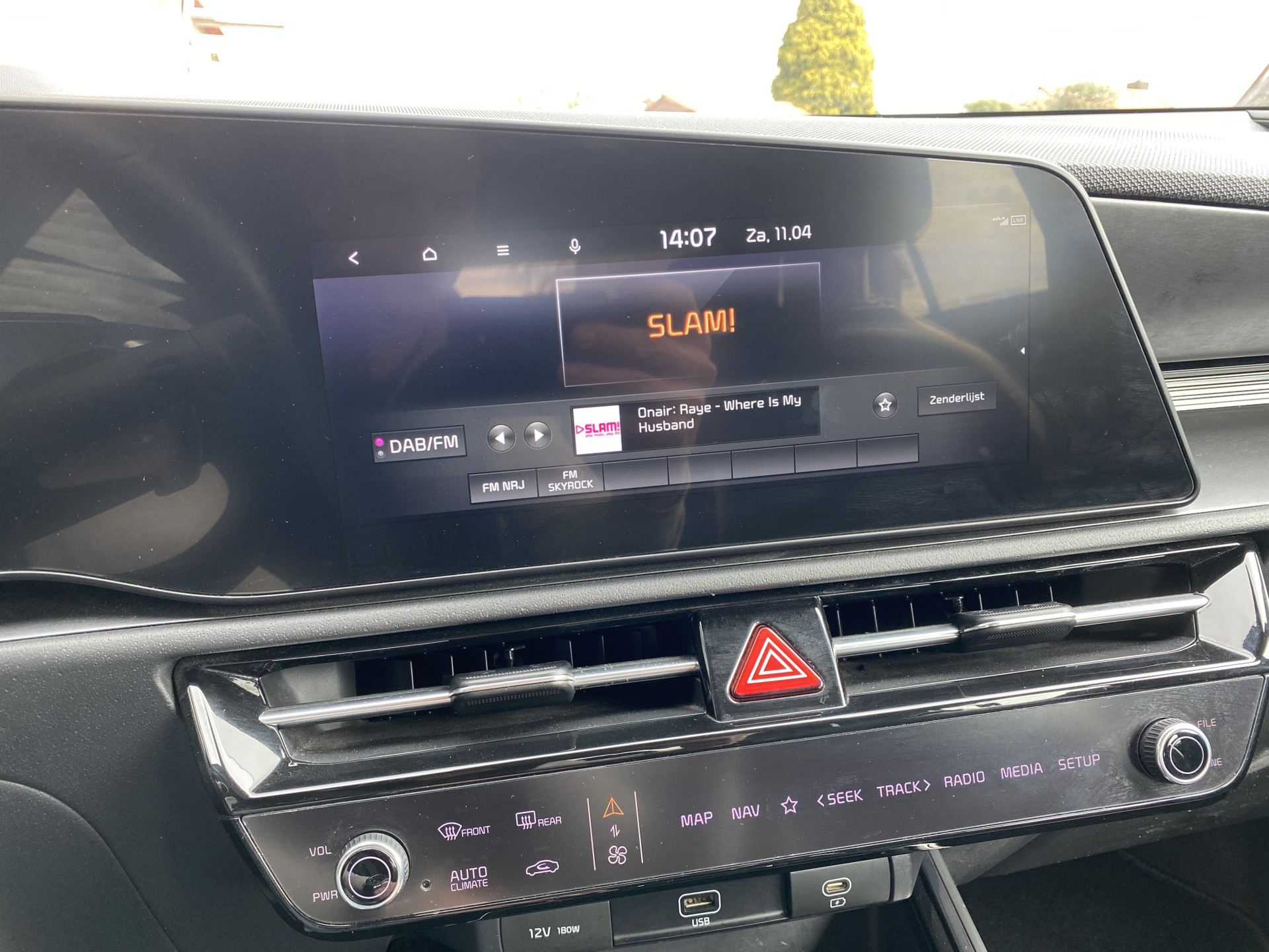 Kia Niro 1.6 GDi PHEV 184 pk DynamicLine AUT. | 1e eigenaar | navigatie | adaptieve cruise | camera | 2 laadkabels | keyless entry