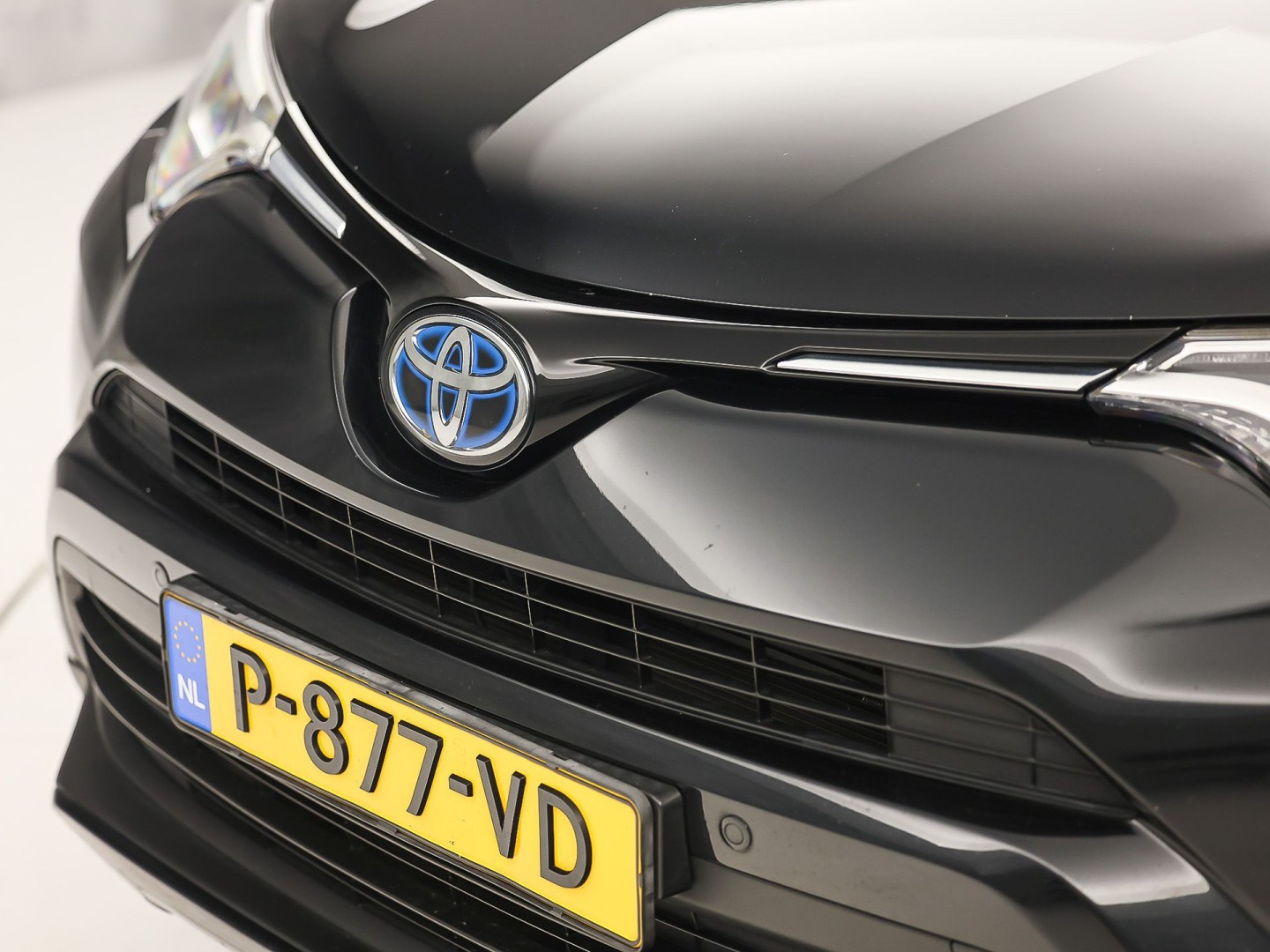 Toyota RAV4 2.5 Hybrid Energy 197Pk Automaat (BLACK PACK, NAVIGATIE, CAMERA, GETINT GLAS, SPORTSTOELEN, KEYLESS, ADAPTIVE CRUISE, NIEUWSTAAT)