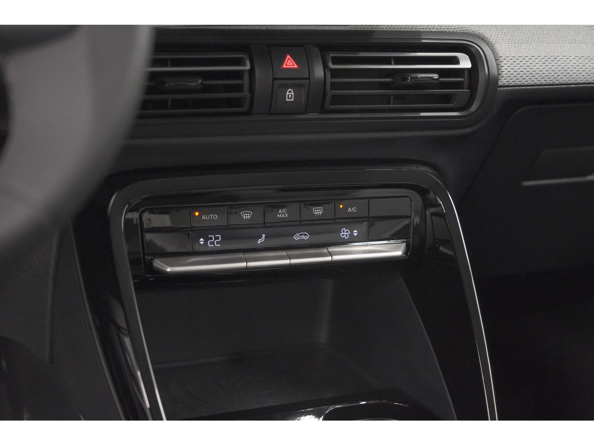 Citroen Ë-C3 Max 113pk 44 kWh | 11 KW Lader | 95,9% SOH | Camera | Navigatie | Parkeersensoren