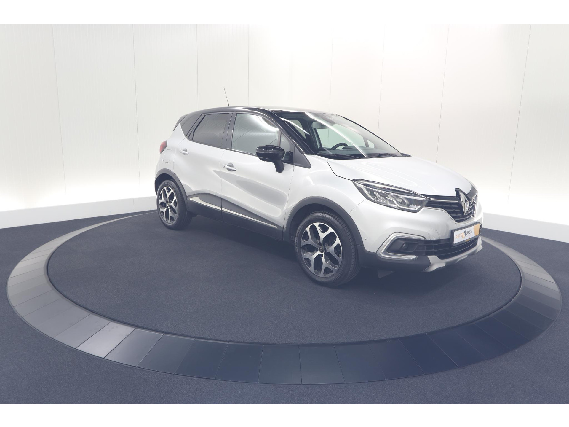 Renault Captur TCe 90 Intens | Camera | Dodehoekdetectie | Navigatie | Parkeersensoren