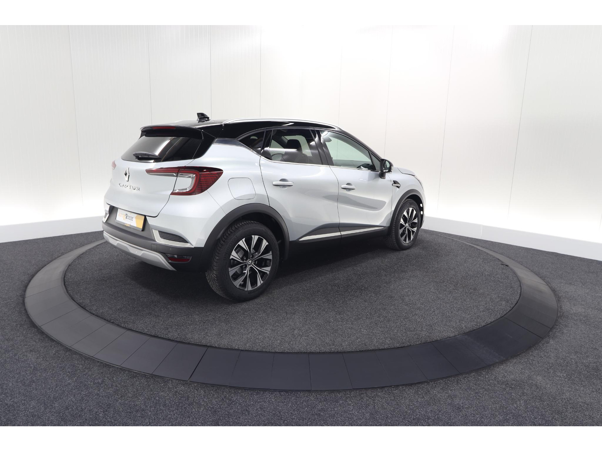 Renault Captur Mild Hybrid 140 EDC Techno | Camera | 9.3 Inch Scherm | Apple Carplay | Parkeersensoren | Allseason Banden | Stoelverwarming