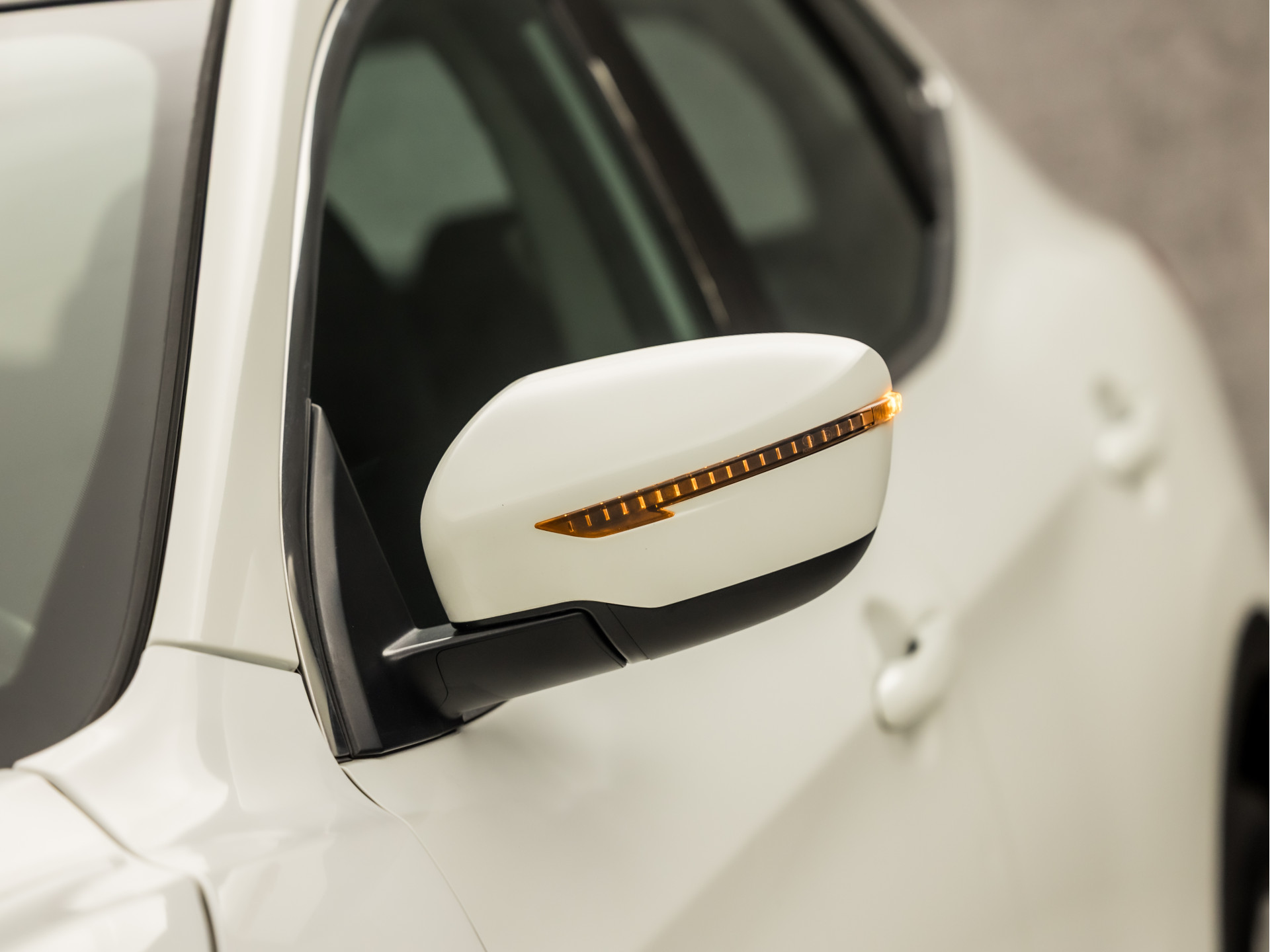 Nissan Qashqai 1.2 Acenta Sport (NAVIGATIE, CLIMATE, STOELVERWARMING, CAMERA, SPORTSTOELEN, PARKEERSENSOREN, CRUISE, NIEUWE APK, NIEUWSTAAT)