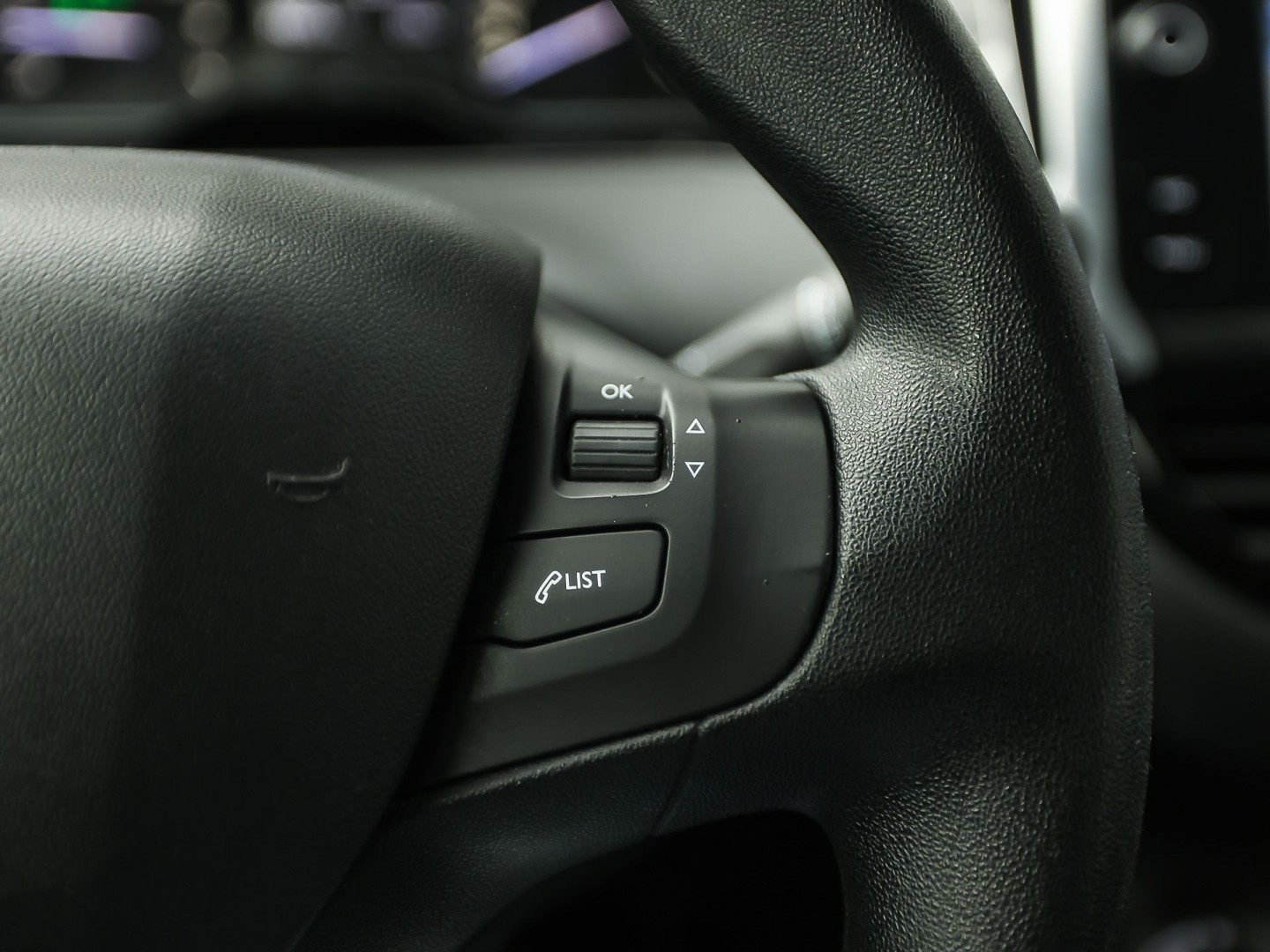 Peugeot 208 1.2 PureTech Sport (NAVIGATIE, CRUISE, BLUETOOTH, SPORTSTOELEN, ELEK PAKKET, NIEUWSTAAT)