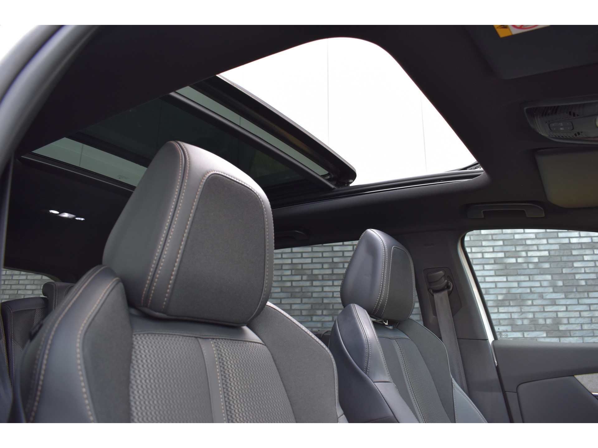 Peugeot 5008 1.2 GT 7-persoons Pano Automaat Navi