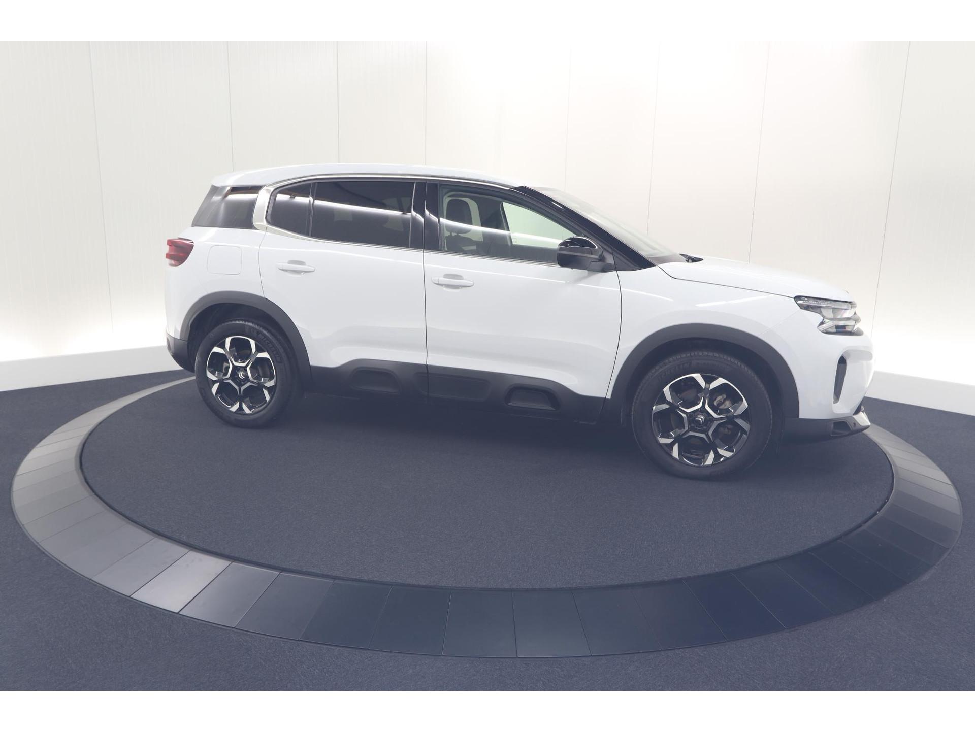 Citroen C5 Aircross 1.2 Hybrid 136 Plus | Camera | Navigatie | Parkeersensoren | Apple Carplay