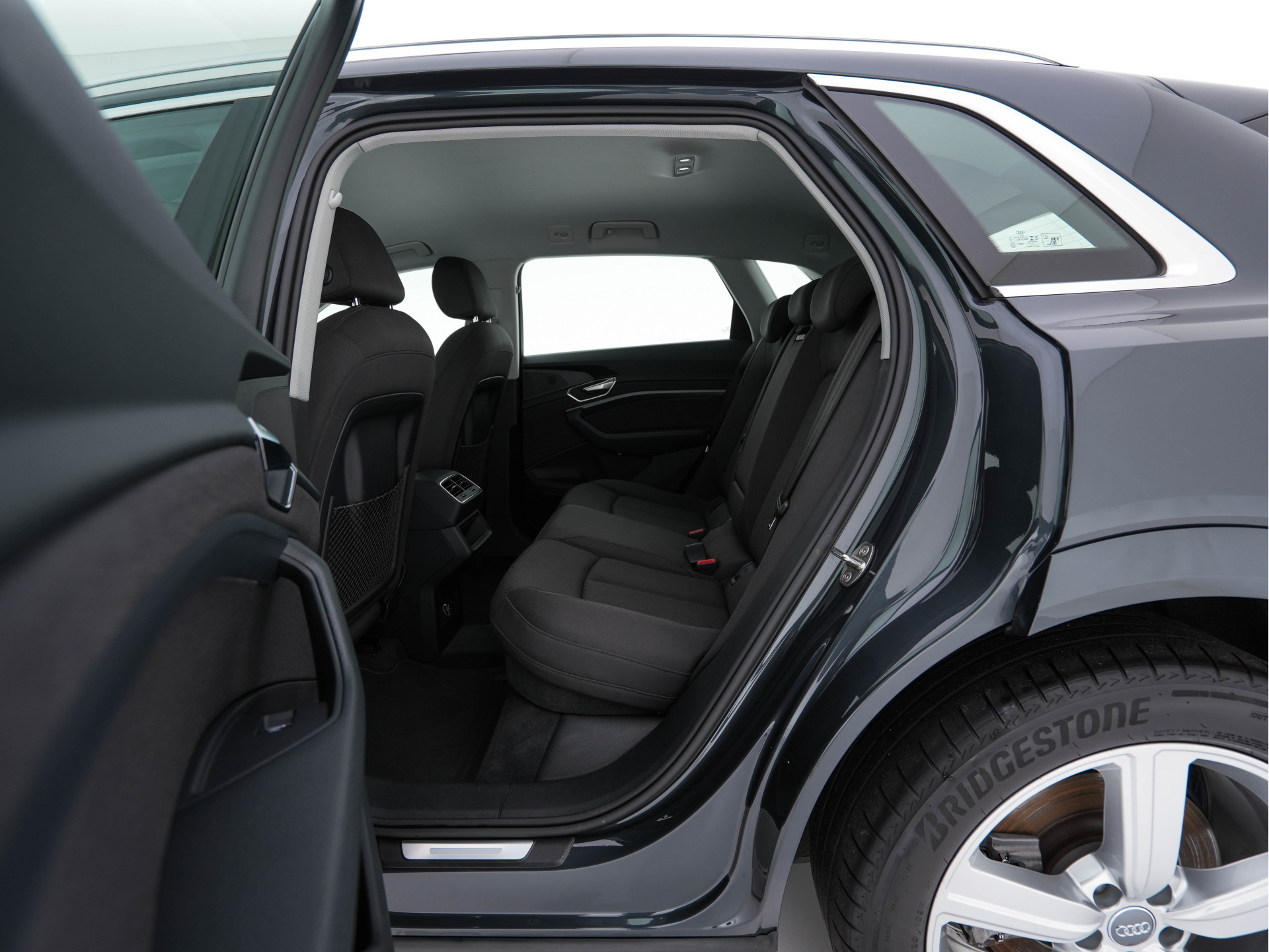 Audi e-tron 50 Quattro Launch edition 71 kWh (⚠️)  [ 3-Fase ] {SOH-100%} (INCL-BTW) Aut. *FULL-LED | DIGI-COCKPIT | NAVI-FULLMAP | HEATED-COMFORTSEATS | KEYLESS | AUDI-SOUND | SHIFT-PADDLES | ECC | PDC | CRUISE | 20''ALU*