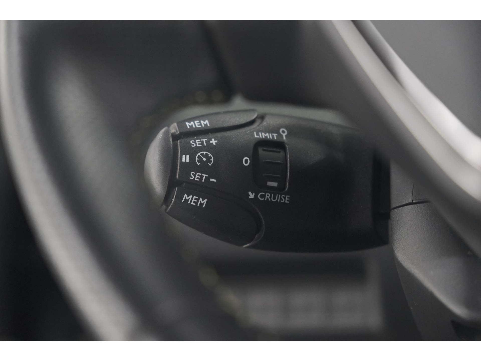 Peugeot 208 PureTech 100 GT | Camera | Navigatie | Apple Carplay | Parkeersensoren