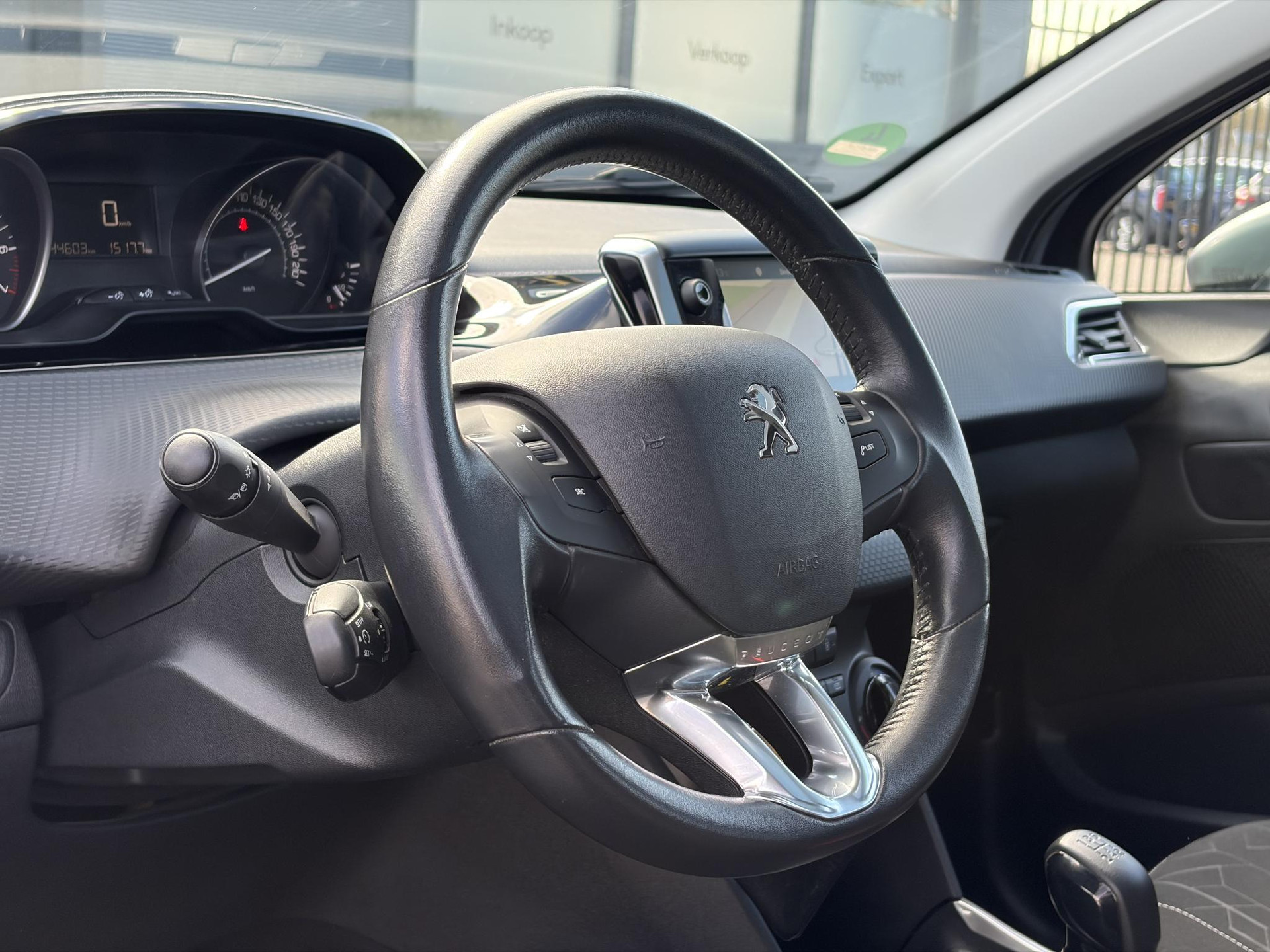 Peugeot 2008 1.2 PureTech Blue Lion 2e Eigenaar,Pano,Navi,Trekhaak,110pk,Dealer Onderhouden,Airco,Cruise,Pdc,Lm velgen,N.A.P,Recent beurt gehad,Apk tot 11-2026