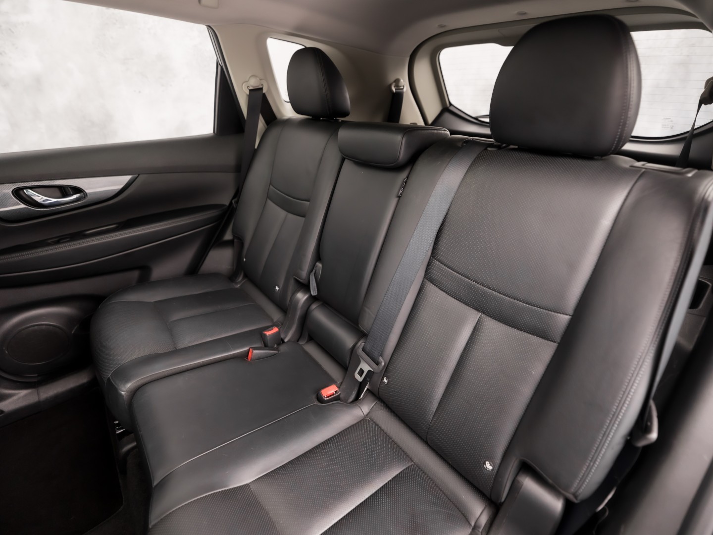 Nissan X-Trail 1.6 DIG-T Tekna 7 Persoons 163Pk (PANORAMADAK, TREKHAAK, NAVIGATIE, 360 CAMERA, LEDER, STOELVERWARMING, SPORTSTOELEN, GETINT GLAS, CRUISE, NIEUWSTAAT)