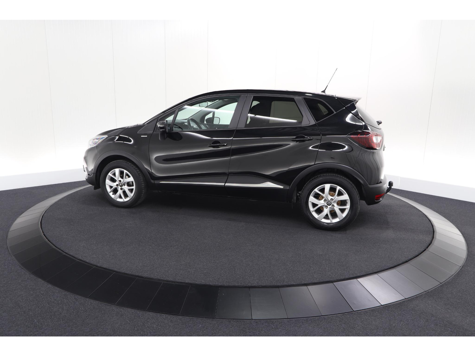 Renault Captur TCe 90 Limited | Trekhaak | Navigatie | Parkeersensoren