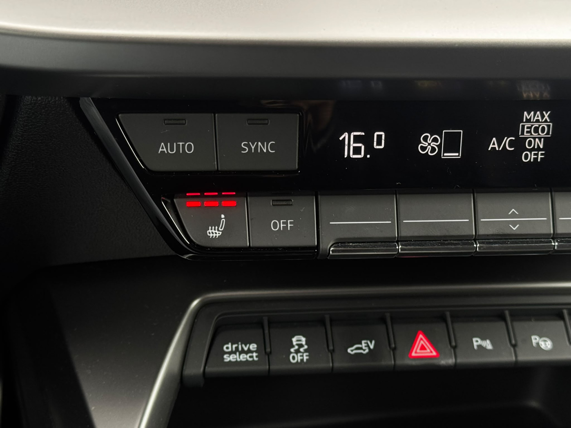 Audi A3 Sportback 40 TFSI e 204PK 2X S-Line Camera Keyless Black Pakket