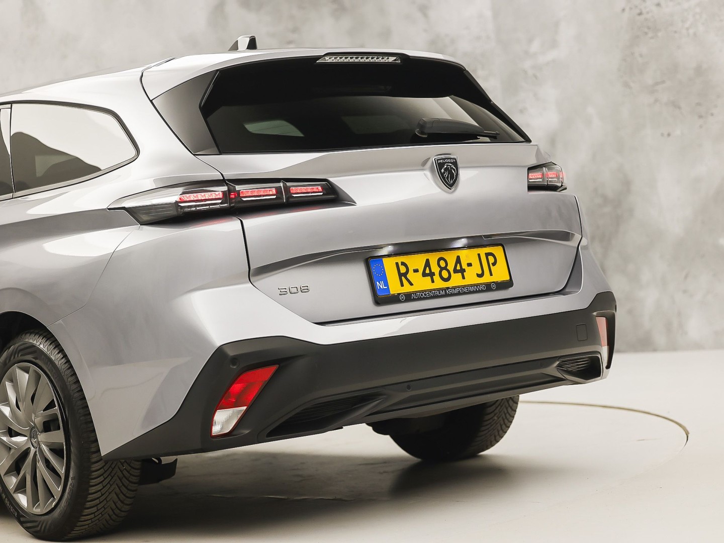 Peugeot 308 SW 1.2 PureTech Active Sport (VIRTUAL COCKPIT, APPLE CARPLAY, GROOT NAVI, SPORTSTOELEN, STOELVERWARMING, PARKEERSENSOREN, LANE ASSIST, CRUISE, NIEUWSTAAT)