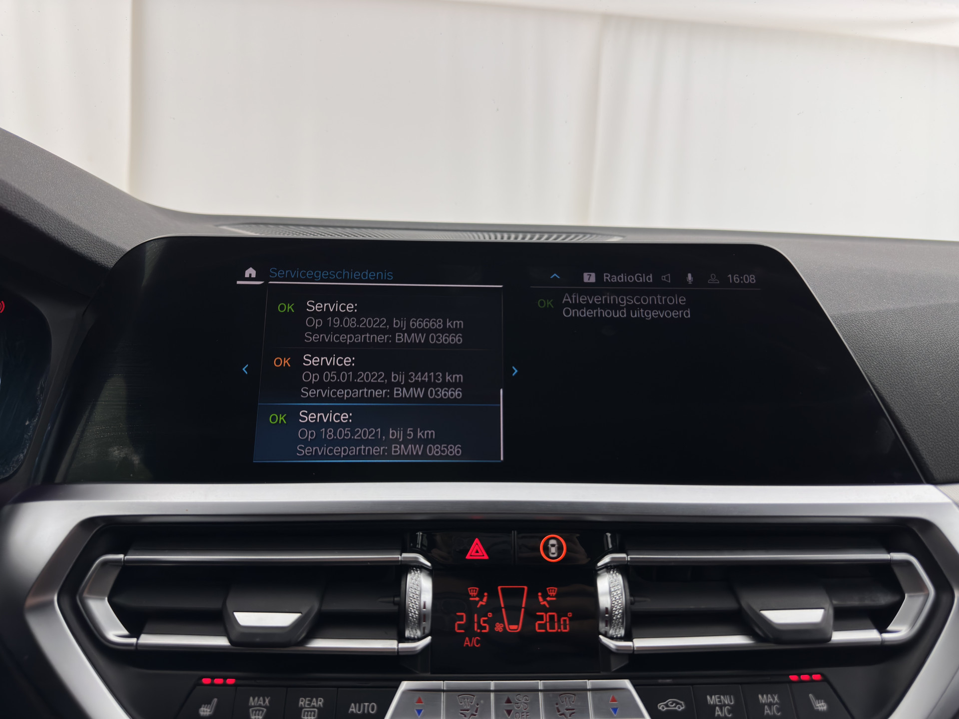 BMW 3-serie Touring 320e M-Sportpack Business Edition Plus (Plug-In) (INCL-BTW) *PANO | LASER-LED | LEATHER | HEATED-SPORTSEATS | HARMAN/KARDON | VIRTUAL-COCKPIT | AMBIENT-LIGHT | NAVI-FULLMAP | DAB+ | 18''ALU*