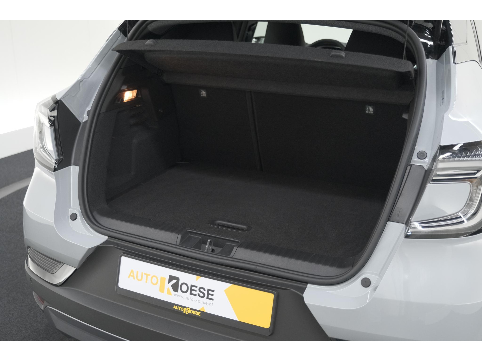 Renault Captur 1.8 E-Tech full hybrid 160 esprit Alpine | 360 Camera | Adaptieve Cruise Control | Dodehoekdetectie | Stuurwielverwarming