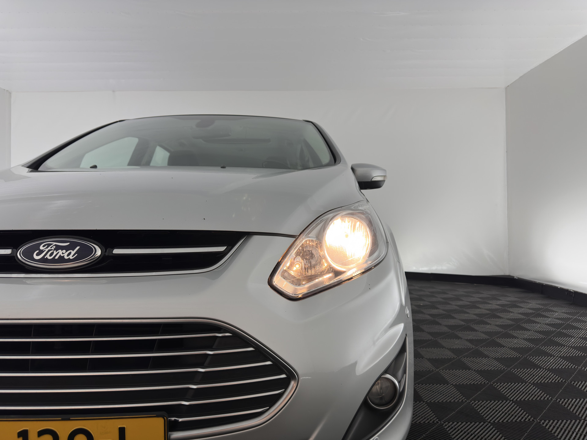 Ford C-Max 2.0 Plug-in Hybrid Titanium Plus (⚠️) Aut. *PANO | LEATHER | NAVI-FULLMAP | KEYLESS | CAMERA | COMFORT-SEATS | ECC | PDC | 17"ALU*