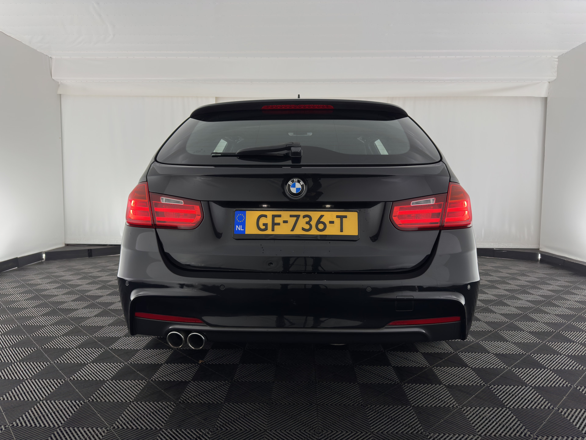 BMW 3-serie Touring 318d High Executive M-Sportpack Aut. *FULL-LEATHER | HEATED-SPORTSEATS | NAVI-FULLMAP | ECC | PDC | CRUISE | 18''ALU*