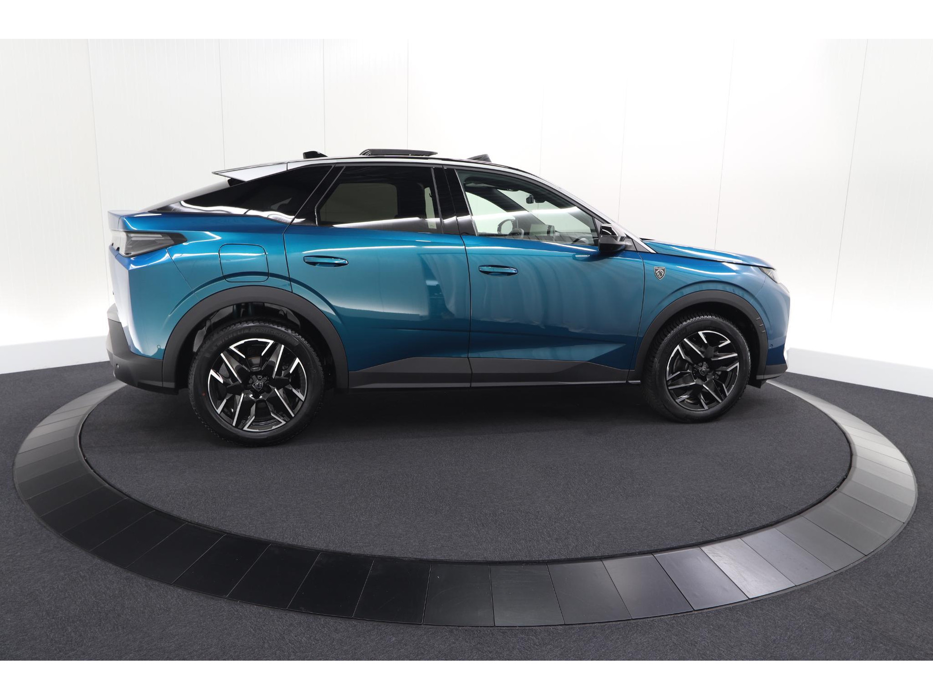 Peugeot 3008 1.2 Hybrid 145 GT | Panoramadak | Focal Hi-Fi | 360 Camera | Elektronische kofferklep